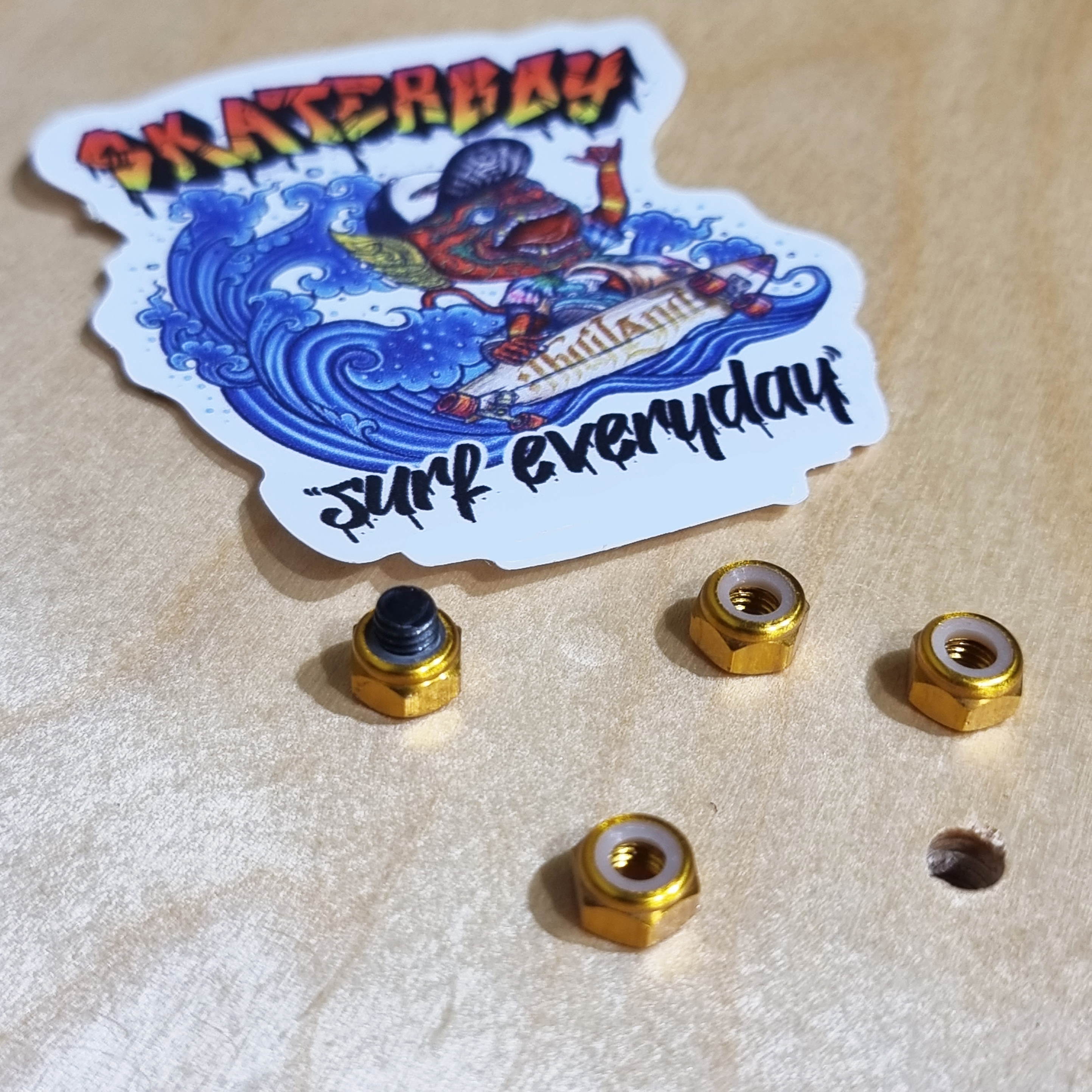 [0309] น็อต Aluminum alloy ตัวเมียยึด ทรัคสเก็ตบอร์ด ชุบสี ยางไนลอนกันคลาย ตัวเล็ก