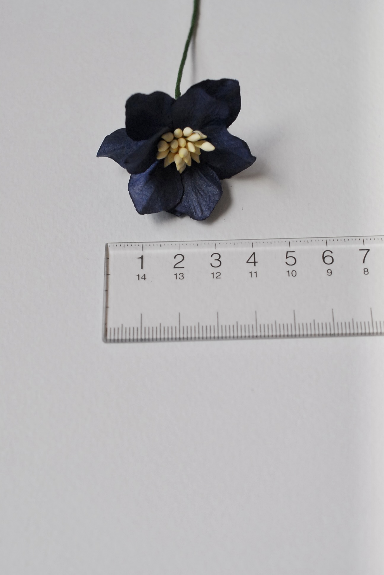 ดอกไม้กระดาษสา ดอกโลตัสอินโดนิเซียกระดาษ ดอกไม้กระดาษสาราคาส่ง ดอกไม้กระดาษสำหรับตกแต่งของชำร่วย งานแต่งงาน ทำช่อดอกไม้ติดอกเจ้าบ่าว ข้อมือดอกไม้เจ้าสาว ขนาด3.5 cm. 25 ดอก สีน้ำเงินกรมท่า Paper flowers supplies: DIY wedding tools Big Cherry blossom passio