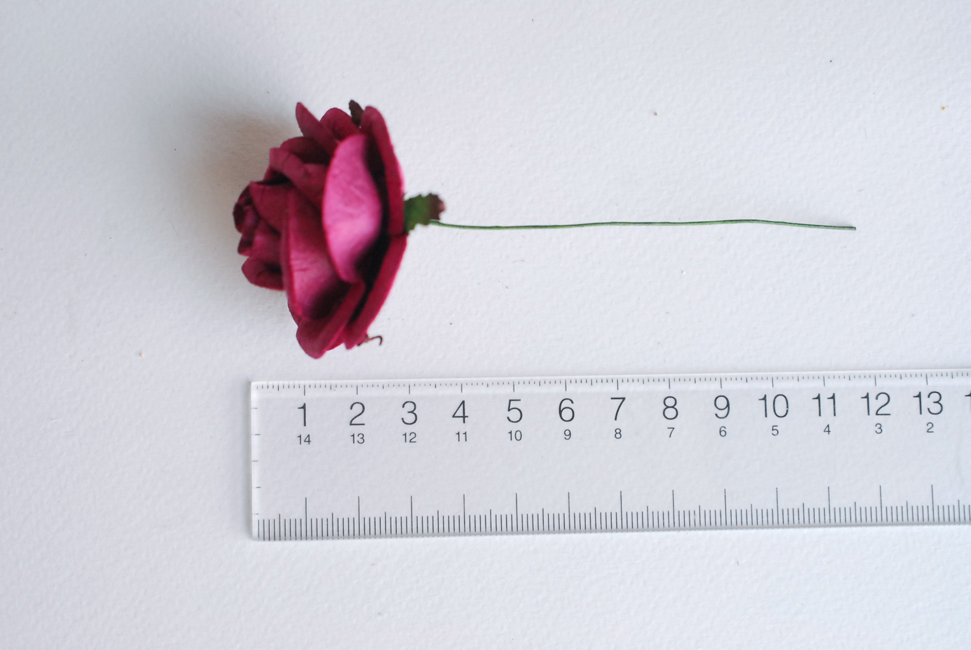 ดอกไม้กระดาษ ดอกไม้กระดาษสา ดอกกุหลาบกระดาษสา ราคาส่ง ดอกุหลาบสีแดงไวน์ ขนาด4.5 cm. จำนวน 20 ดอก Paper flower, DIY wedding supplies:20 Pieces mulberry rose, 4.5 cm. red wine color.