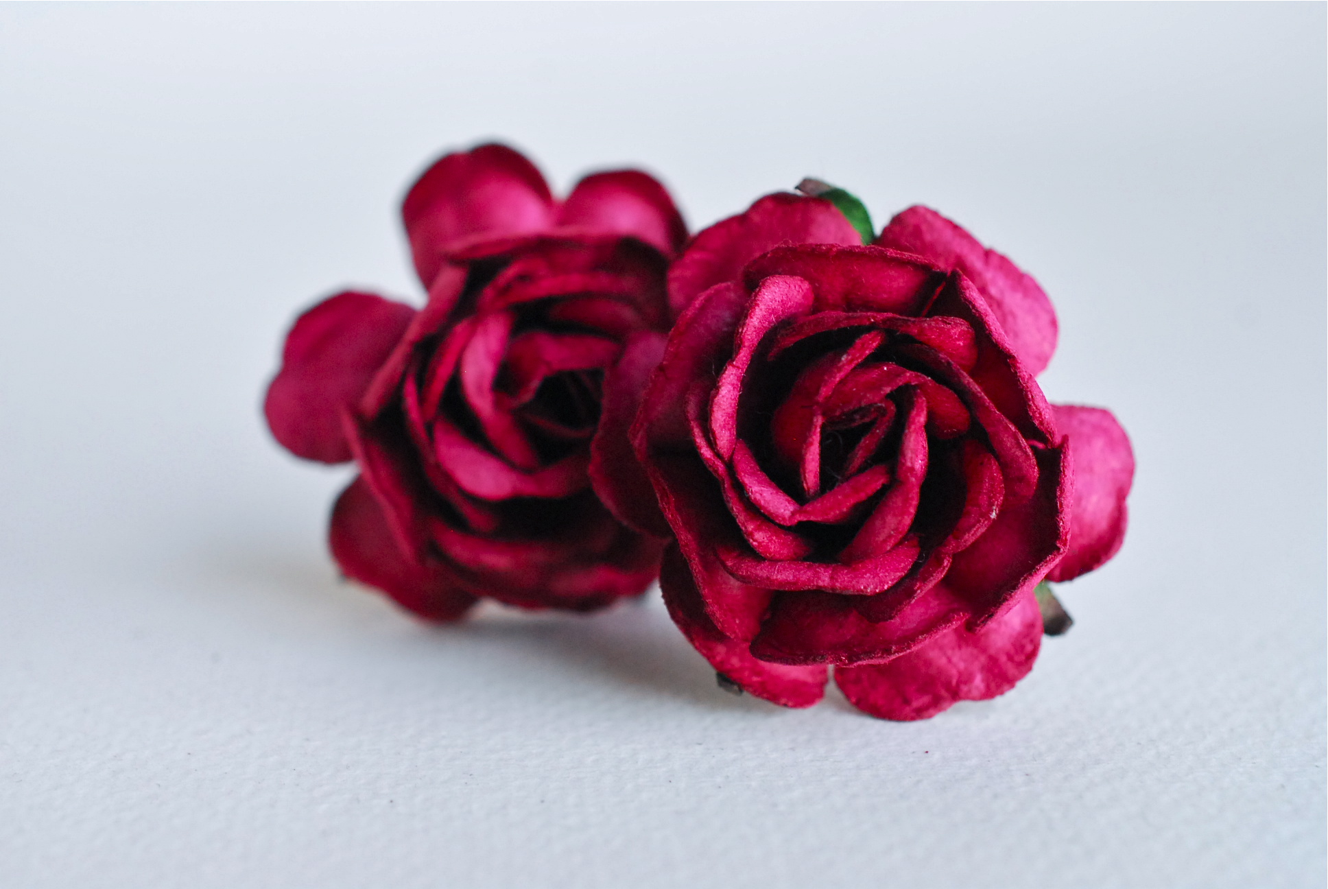 ดอกไม้กุหลาบกระดาษ ดอกไม้กระดาษสา, ของชำร่วย,ดอกกุหลาบ, ดอกไม้ประดิษฐ์สำหรับงานแต่งงาน จำนวน 25 ดอก, สีแดงเข้ม Paper Flower, 25 pieces roses paper size 3.5 cm., dark red color.