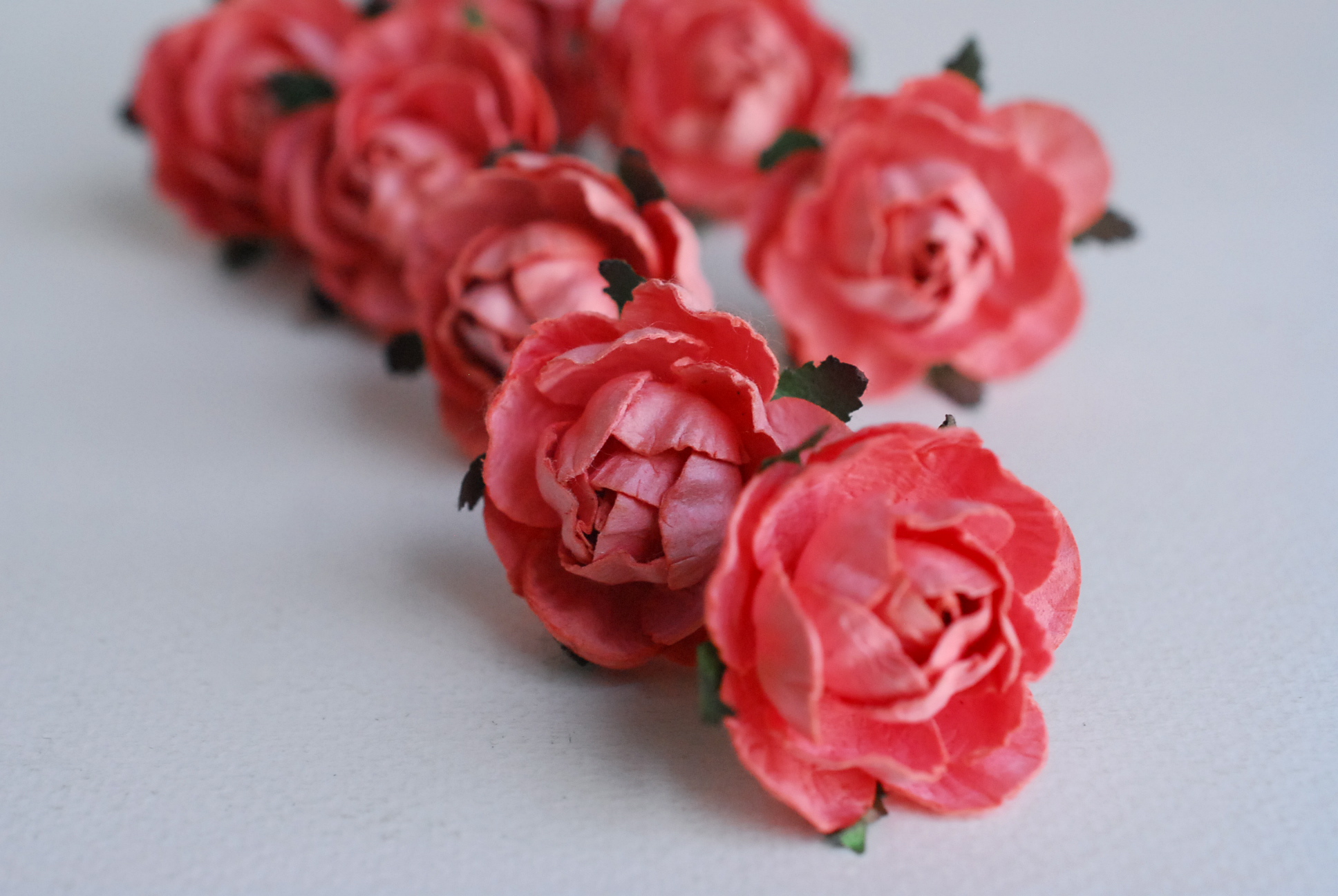 ดอกกุหลาบกระดาษสา peony ดอกไม้กระดาษสาราคาส่ง, ดอกไม้กระดาษ,ดอกไม้ประดิษฐ์ สำหรับตกแต่งของชำร่วย งานแต่งงาน ดอกกุหลาบกลม peony ขนาด 3.5 cm. จำนวน 25 ดอก, สีชมพูหวาน coral Paper Flowers, Peony flowers supplies size 3.5cm./ 25 pieces, handmade flowers. cora