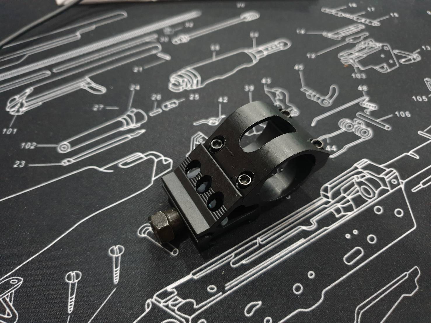 ขาจับไฟฉาย / เลเซอร์ ( Offset mount ) (K0090)