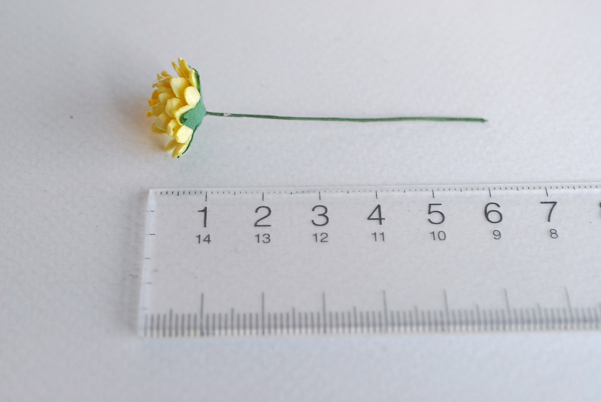 ดอกไม้ประดิษฐ์, ดอกไม้กระดาษสา, ดอก gypsophila, ดอกยิปโซ งานประดิษฐ์ตกแต่งของชำร่วย, ดอกไาด 1.5 cmม้ทำพานพุ่ม,พานพวงมาลัย, พานรับไหว้, ขันหมาก. สีเหลือง