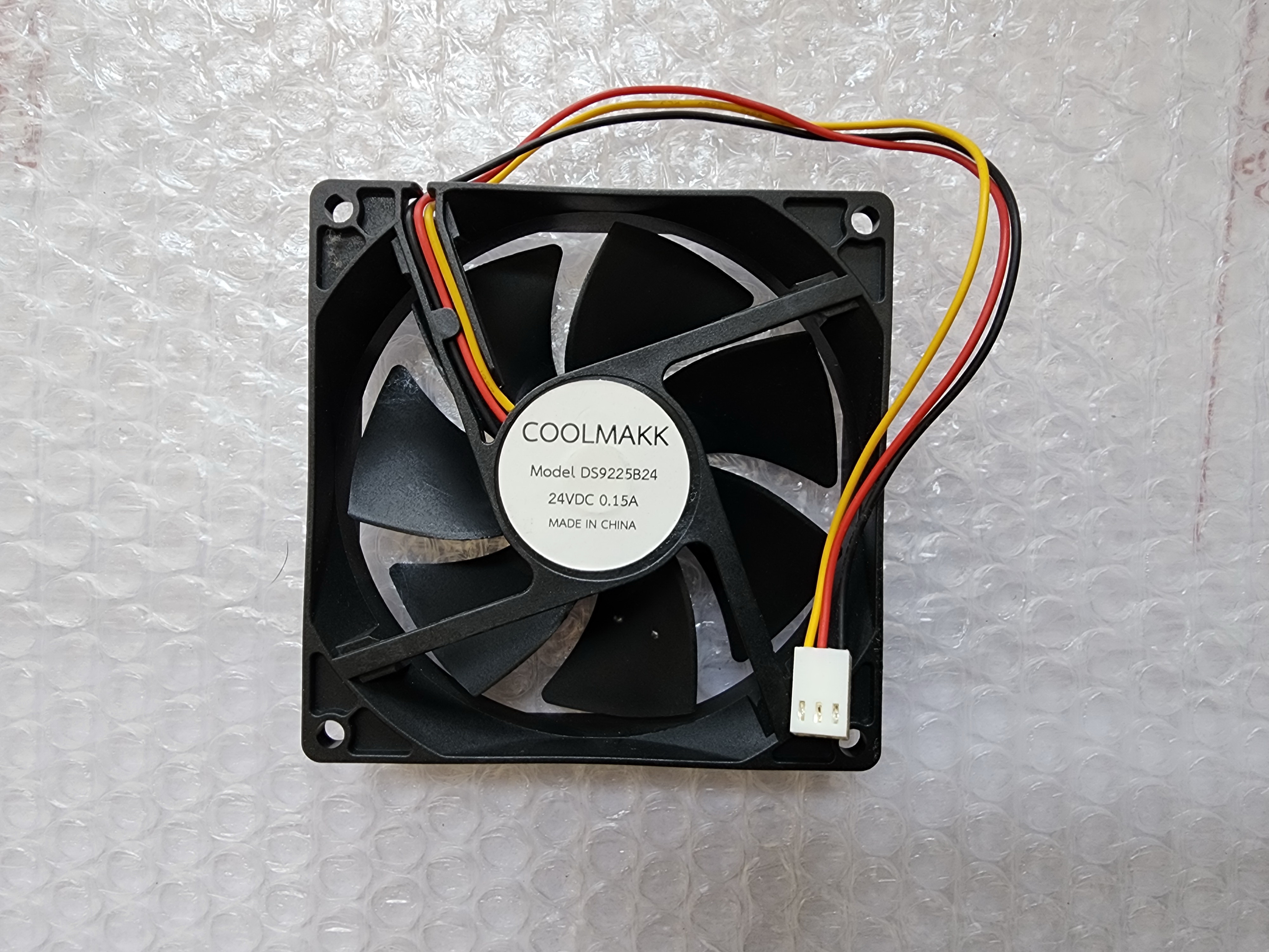 พัดลม 24V 0.15A Size: 92x25mm 3 สาย ดำ แดง เหลือง