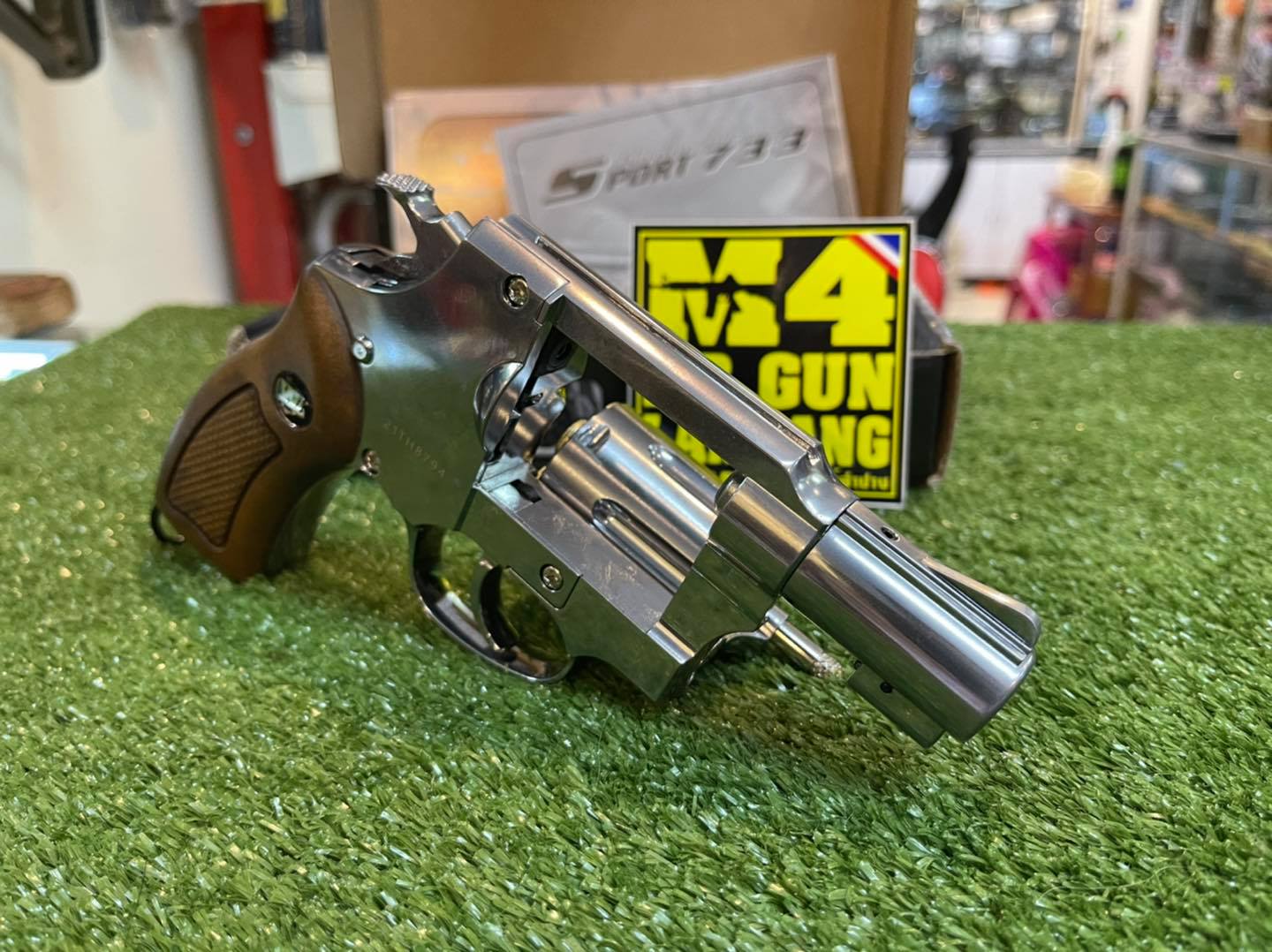 Wingun 733 2 นิ้ว ปืนลูกโม่ Co2 – สีเงินด้ามลายไม้