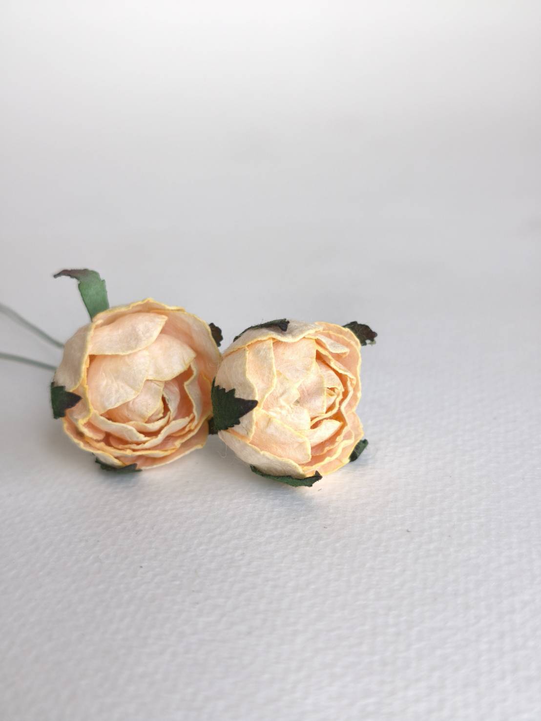ดอกไม้กระดาษสา สำหรับตกแต่งของชำร่วย งานแต่งงาน ดอกกุหลาบกลม peony ขนาด 3.5 cm. จำนวน 25 ดอก, สีเหลืองไข่ egg color