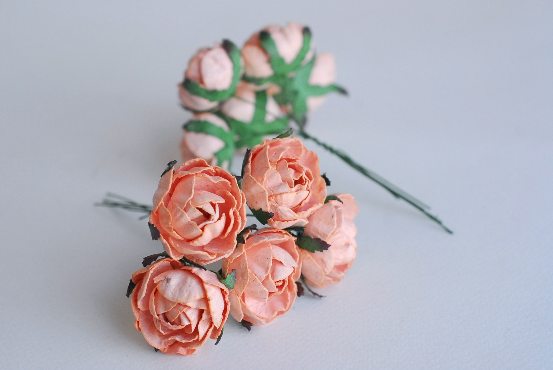 ดอกกุหลาบกระดาษสา peony ดอกไม้กระดาษสาราคาส่ง, ดอกไม้กระดาษ,ดอกไม้ประดิษฐ์ สำหรับตกแต่งของชำร่วย งานแต่งงาน ดอกกุหลาบกลม peony ขนาด 3.5 cm. จำนวน 25 ดอก, สีส้มพีช Paper Flowers, Peony flowers supplies size 3.5cm./ 25 pieces, handmade flowers. peach orange