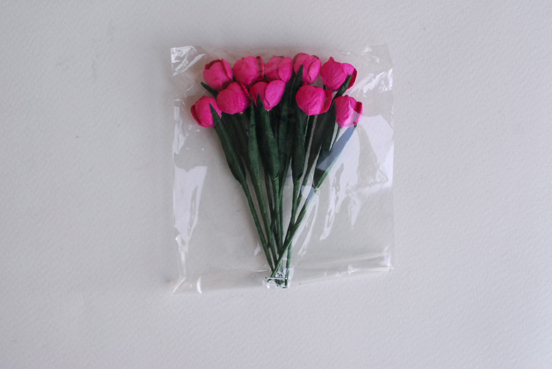 ดอกไม้ประดิษฐ์, ดอกไม้กระดาษสา, ดอกtulips, ดอกทิวลิปส์, ก้านสีเขียว งานประดิษฐ์ตกแต่งของชำร่วย,ทำการ์ดรับเชิญ,ช่อดอกไม้ขนาดเล็ก, ขนาด 1.5 cm. สีชมพูบานเย็น