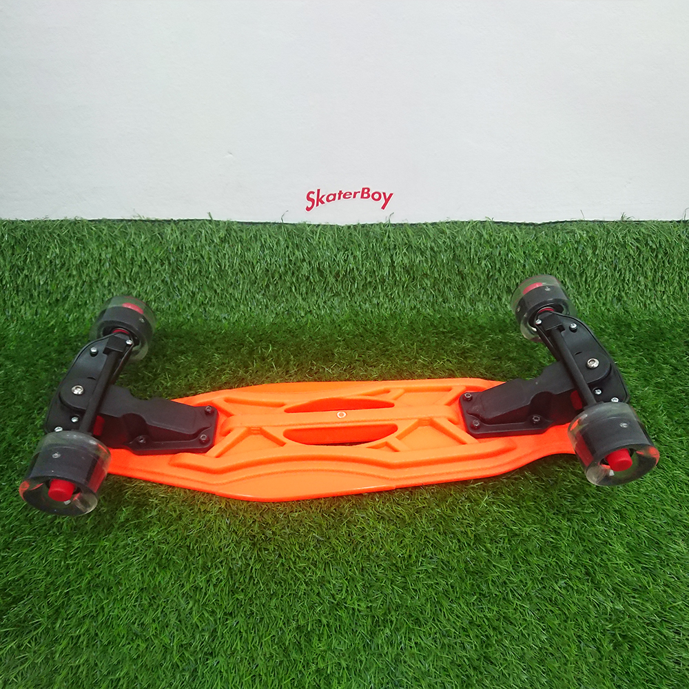 [0201] สเก็ตบอร์ดเด็ก 6ขวบ ไม่มีคว่ำ ฝึกทรงตัว ล้อมีไฟวิบวับ ขนาด 54cm