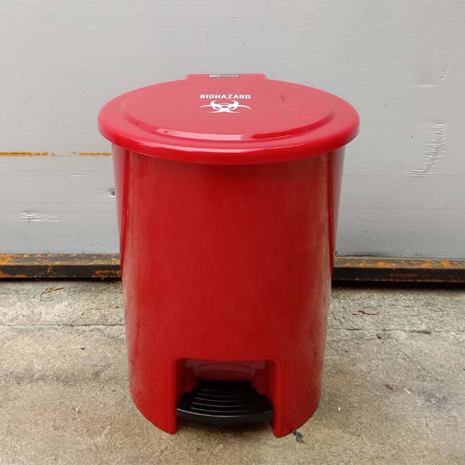 ถังขยะแบบเหยียบ สีแดง ถังขยะในห้องน้ำ ถังขยะเท้าเหยียบ 12 ลิตร