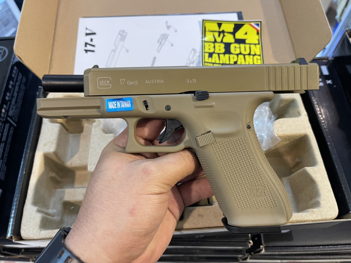 WE G17 Glock 17 Gen5 - สีทราย