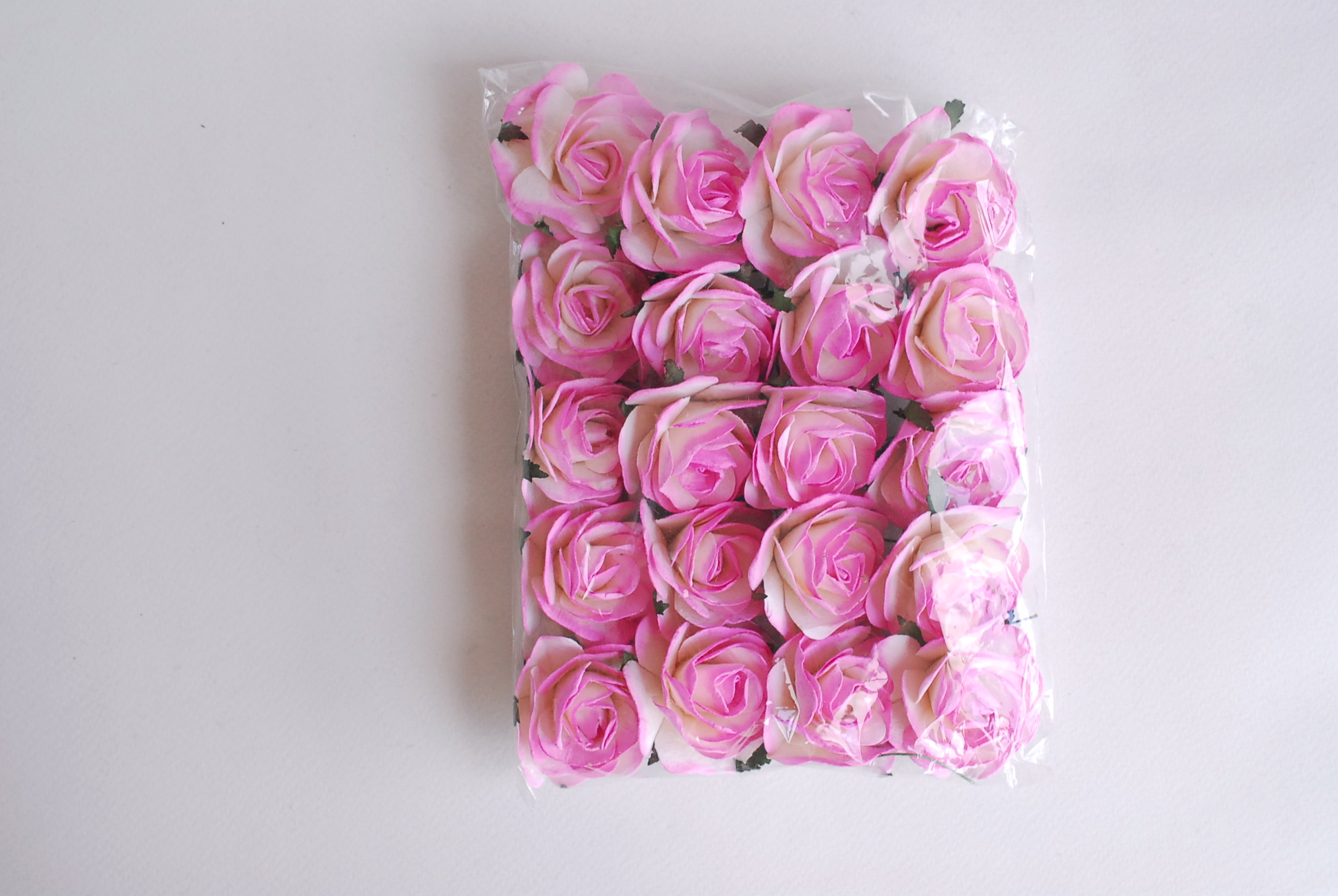 ดอกไม้กระดาษสา,paper flowers ดอกไม้ประดิษฐ์ ดอกไม้กระดาษสำหรับตกแต่ง สำหรับของชำร่วย, งานแต่งงาน, ดอกกุหลาบ PUL4-4 N ขนาด 4.5 cm. สีชมพูปัดขาวcode color518