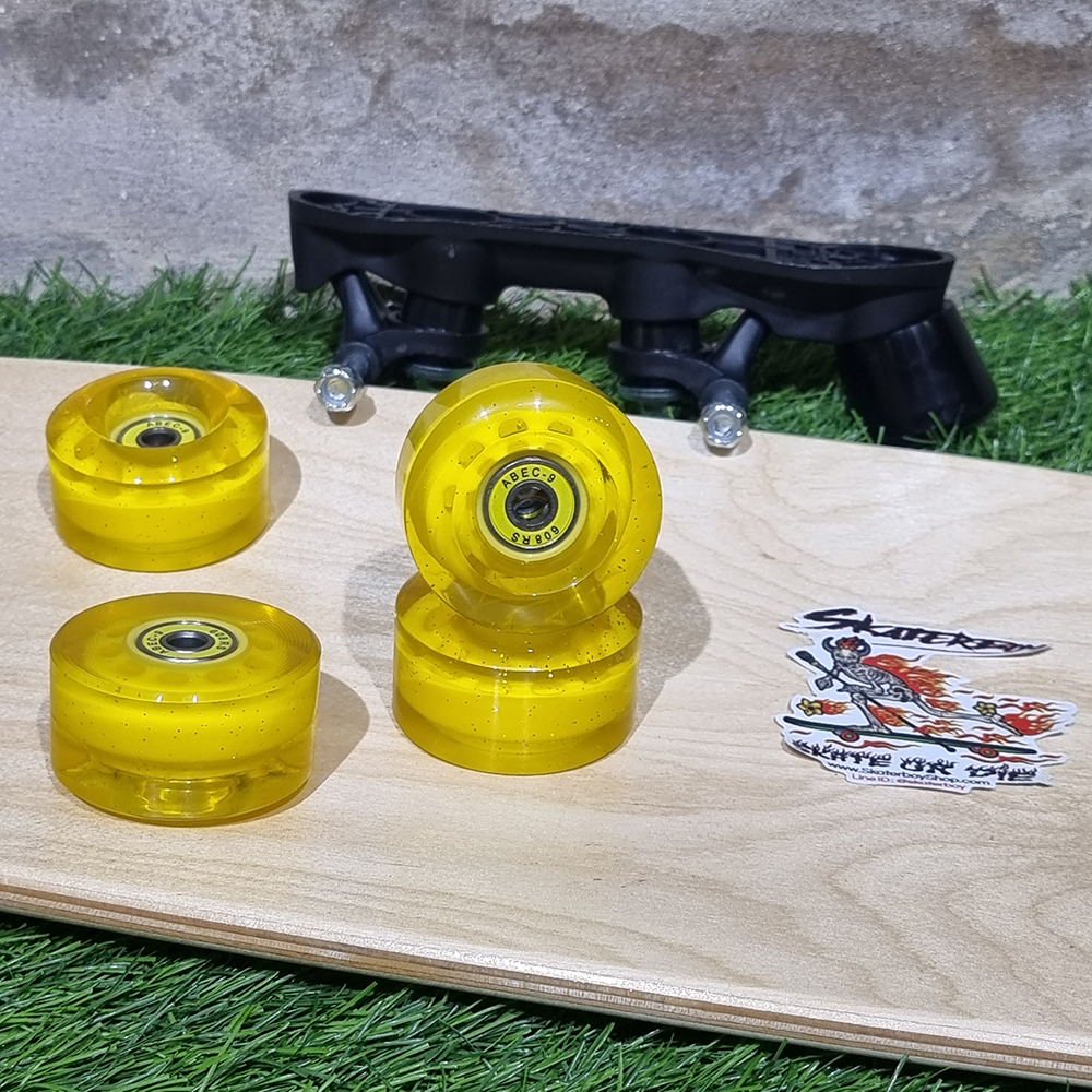 [0315] ล้อ Roller Skate พร้อมลูกปืน 58x32 82A มีกากเพชร วิบวับ