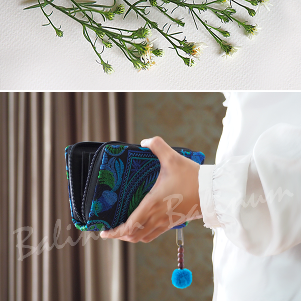Unique Handmade Purse Wallet Bag by Thailand Hill Tribe กระเป๋าสตางค์แฮนด์เมดชาวเขา งานปัก บุผ้าสีดำด้านใน เป็นแบบซิปเปิดปิดใช้งานง่าย สามารถใส่เงิน เหรียญ แบงค์ บัตรเครดิต นามบัตร บัตรส่วนลดต่างๆ สมุดบัญชีธนาคารได้ มือถือ ฯลฯ ฟ้า เขียว ดำ (Blue, Green, Black)