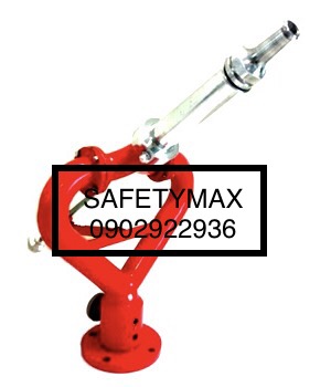 แท่นปืนดับเพลิง ชนิดหัวฉีดเป็นลำตรง แบบหน้าแปรน รูปหัวใจ ขนาด มาตฐานดับเพลิง