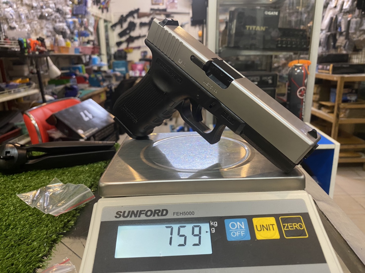 WE G17 Glock 17 Gen4 - สีเงิน