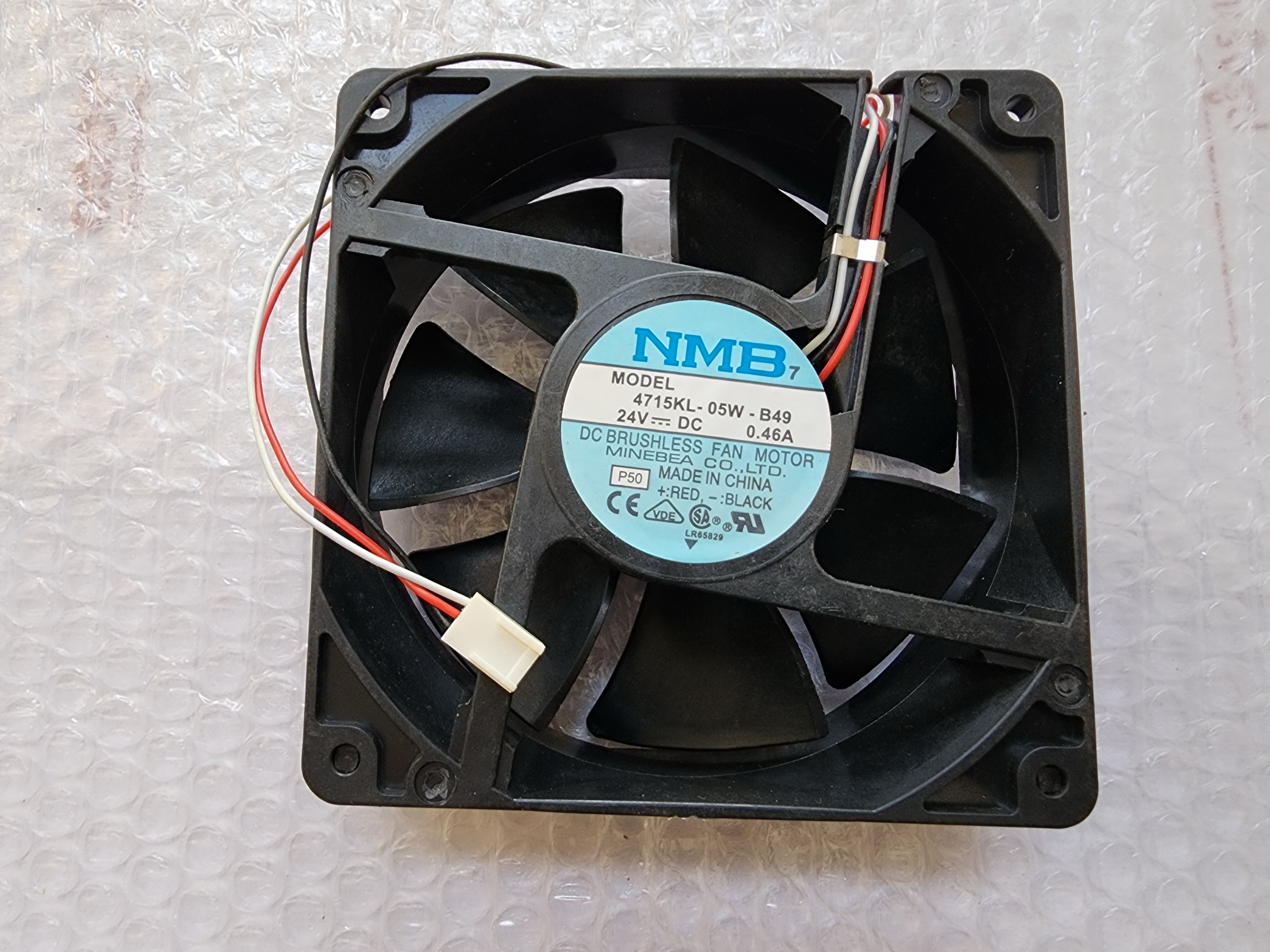 พัดลม 24V 0.46A Size: 120x38mm 3 สาย ดำ แดง ขาว 4715KL-05W-B49