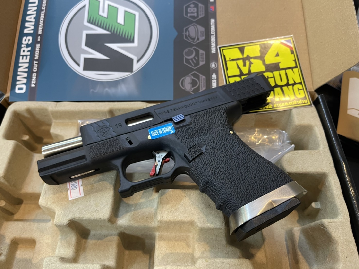 WE Glock19 G-Force Custom – เฟรมดำ สไลด์ดำ ลำกล้องเงิน