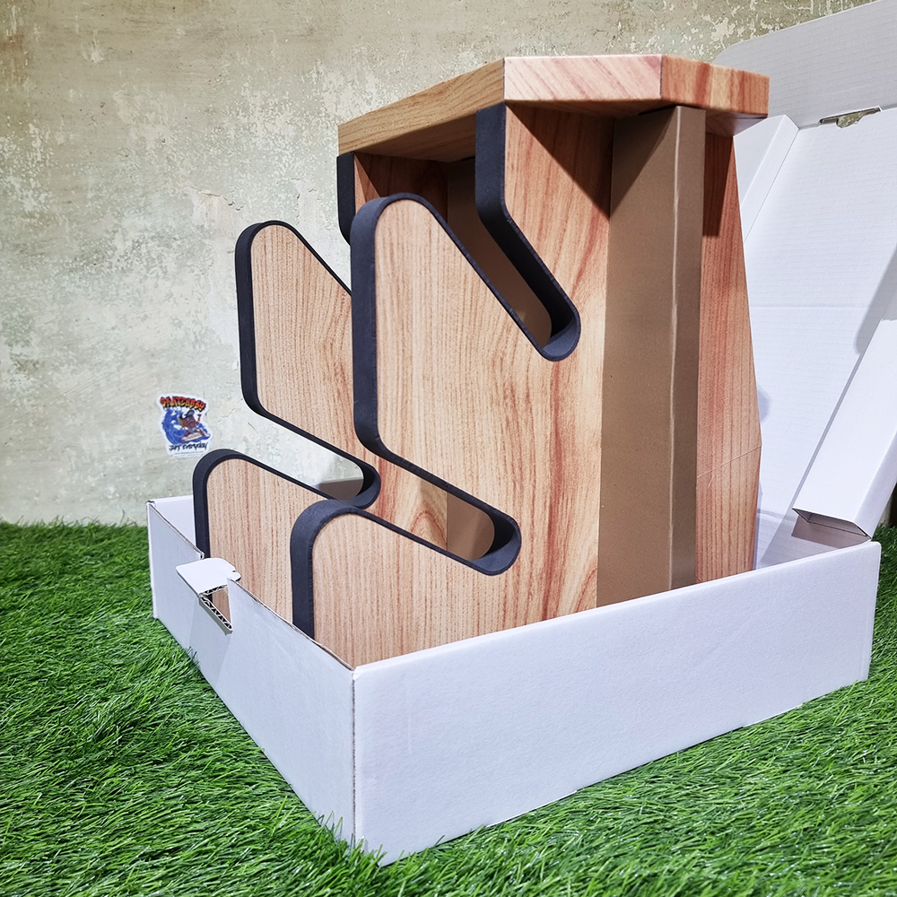 [0102] ชั้นวาง สเก็ตบอร์ด 2-3ชั้น น้ำหนักเบา แข็งแรง นั่งได้ ระวังโดนน้ำ แบบใหม่ ว่างได้เยอะ