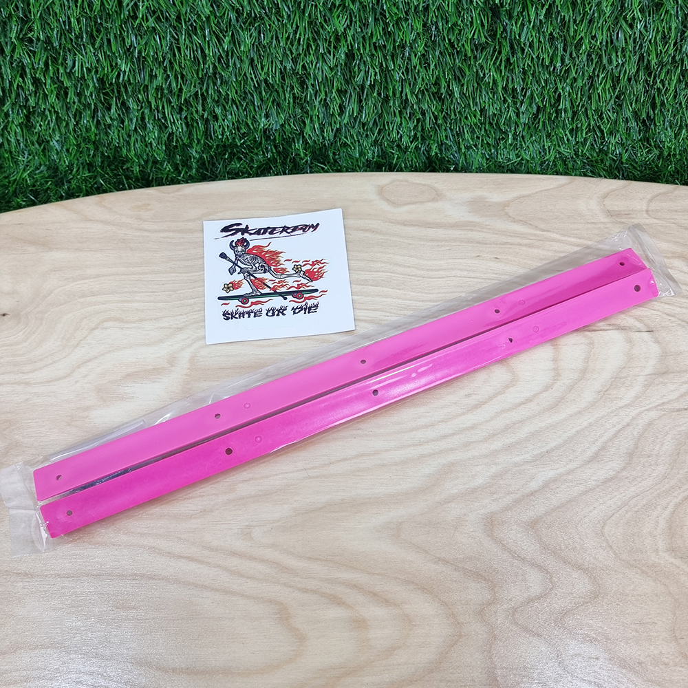 0302 rail guard skateboard ใช้ติดใต้แผ่นสเก็ตบอร์ดกันรอย มีน็อตมาให้ สายรูดราวต้องมี