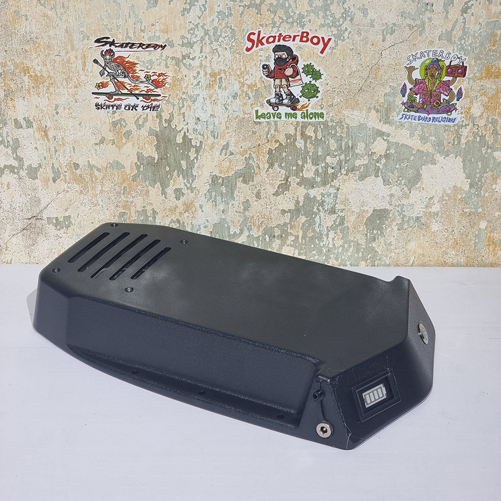 [0503] กล่องแบตเตอรี่ สเก็ตบอร์ดไฟฟ้า รุ่นใหญ่ off road, beach พร้อม สายไฟ จอ รูชาร์จ