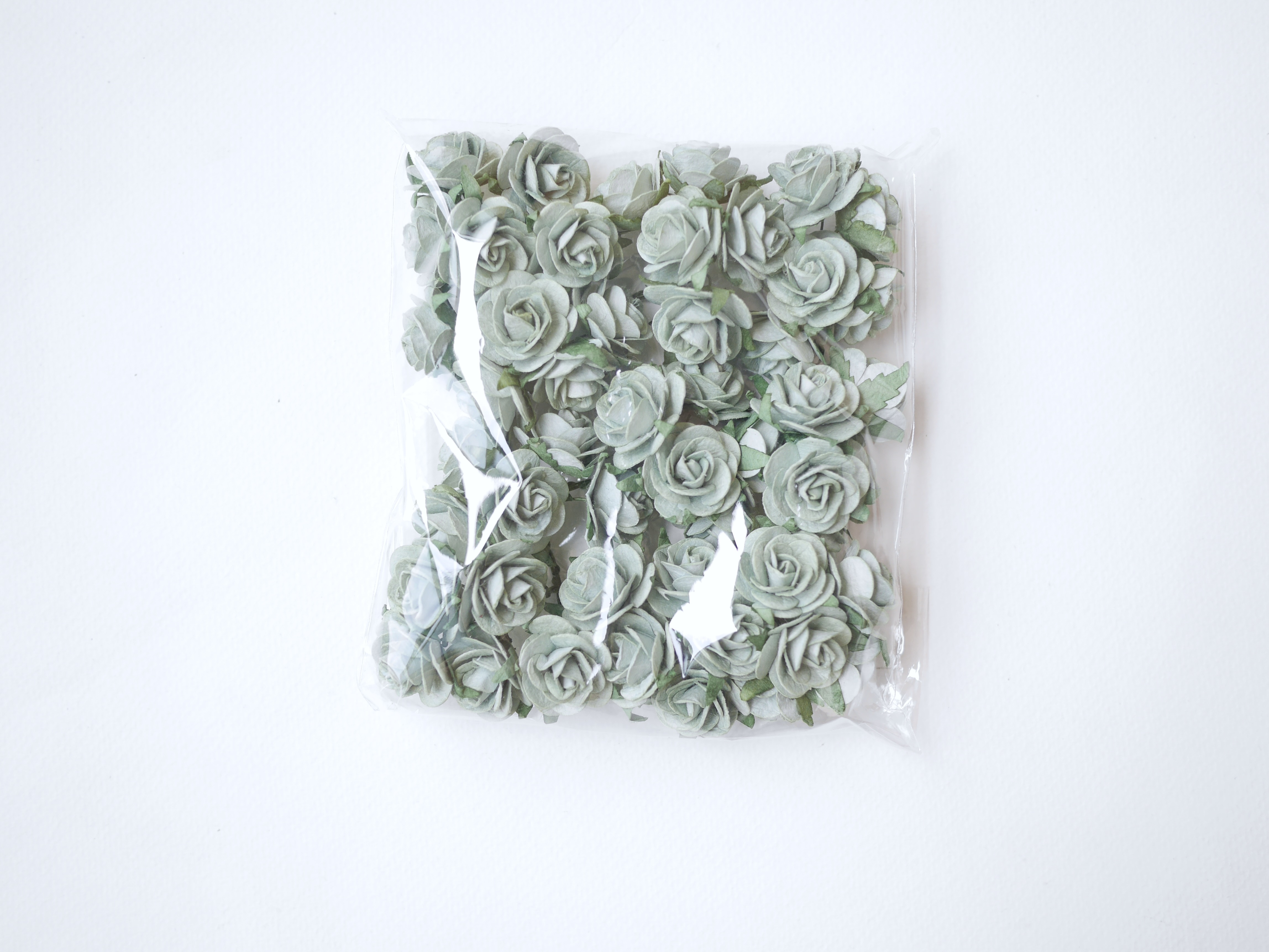 ดอกไม้กระดาษสา ดอกไม้กุหลาบกระดาษ ราคาส่ง, ดอกกุหลาบจิ๋ว ดอกกุหลาบกระดาษสา ดอกไม้ประดิษฐ์ สำหรับตกแต่งของชำร่วย หรืองานแต่งงาน สีเขียวตุ่น ขนาด 2.5 cm. จำนวน 50 ดอก สี 163