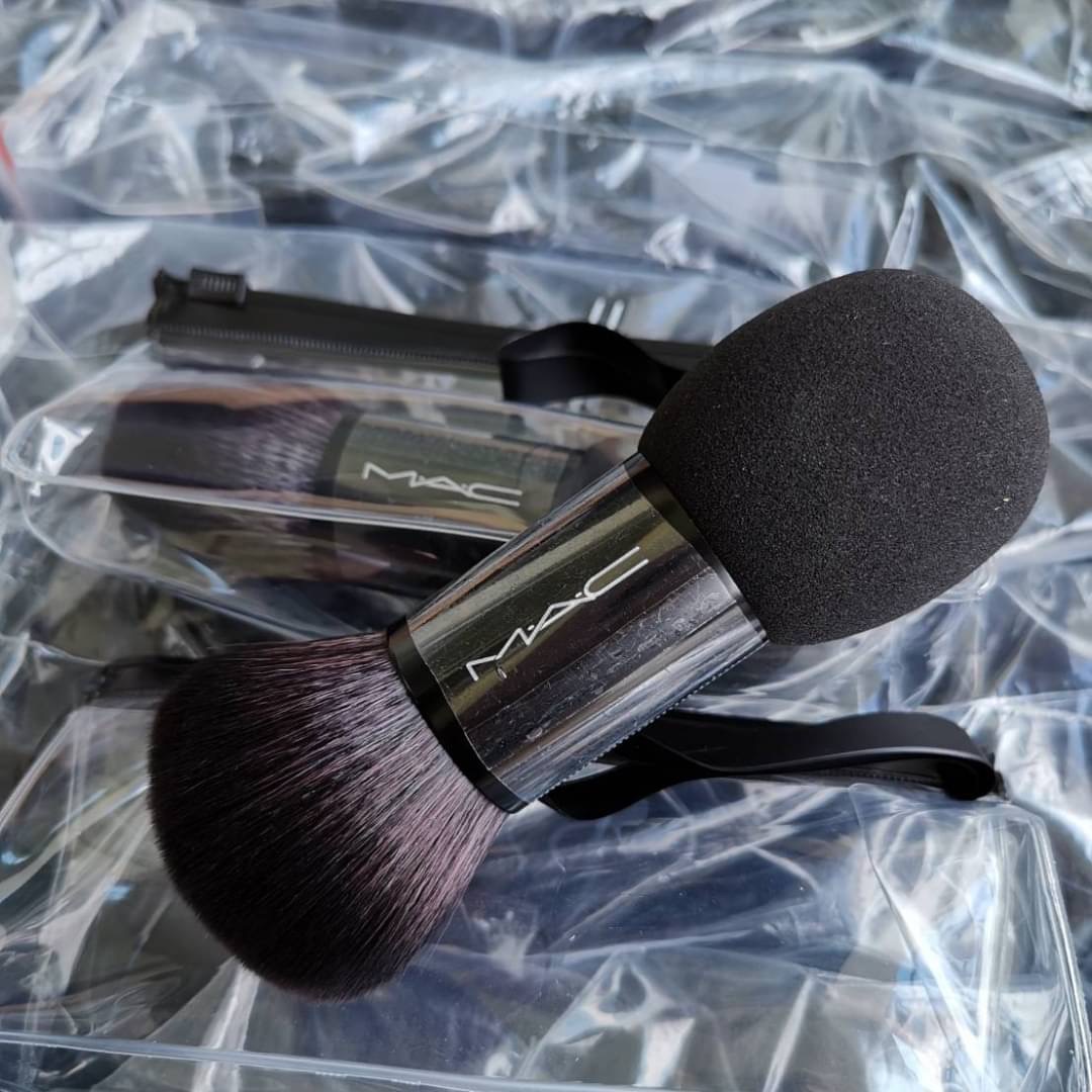 แปรงแต่งหน้า MAC Duo Face Brush 2in1