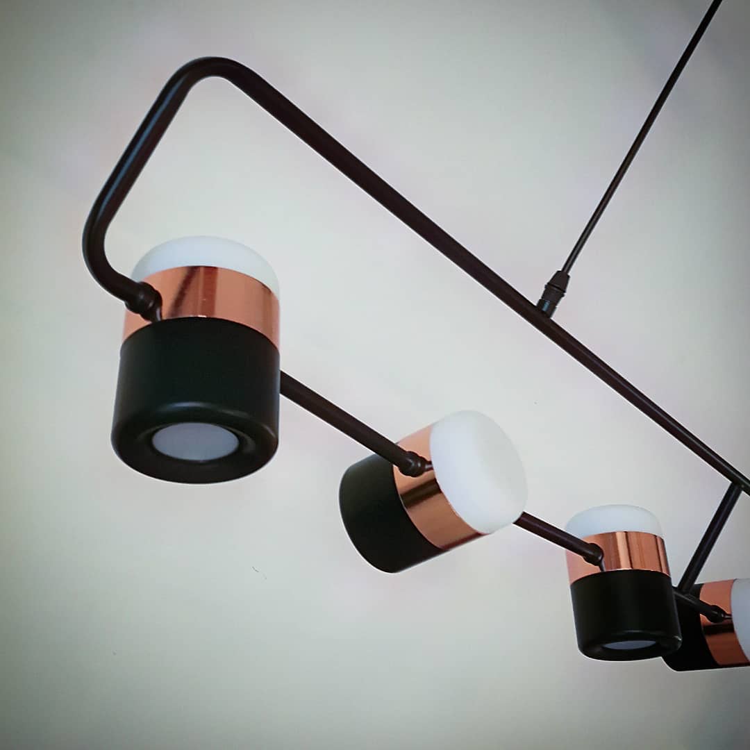 โคมไฟแขวน X1017/6 เส้นเรียบสวย หลอดปรับแสงได้ 6 ดวง