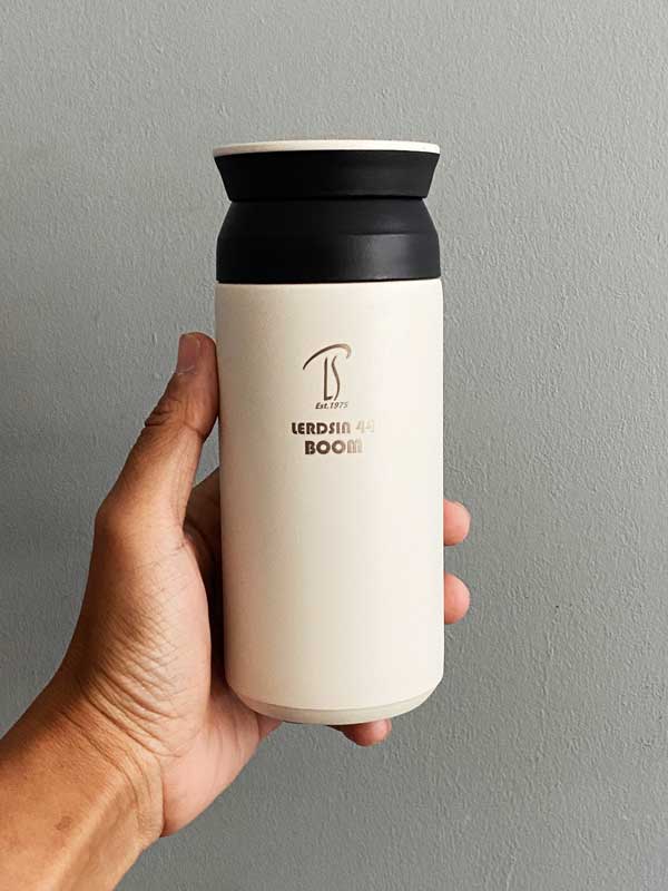 สลักชื่อ สลักข้อความ สลักรูป เลเซอร์ชื่อ เลเซอร์ข้อความ เลเซอร์รูป บนกระบอกน้ำ