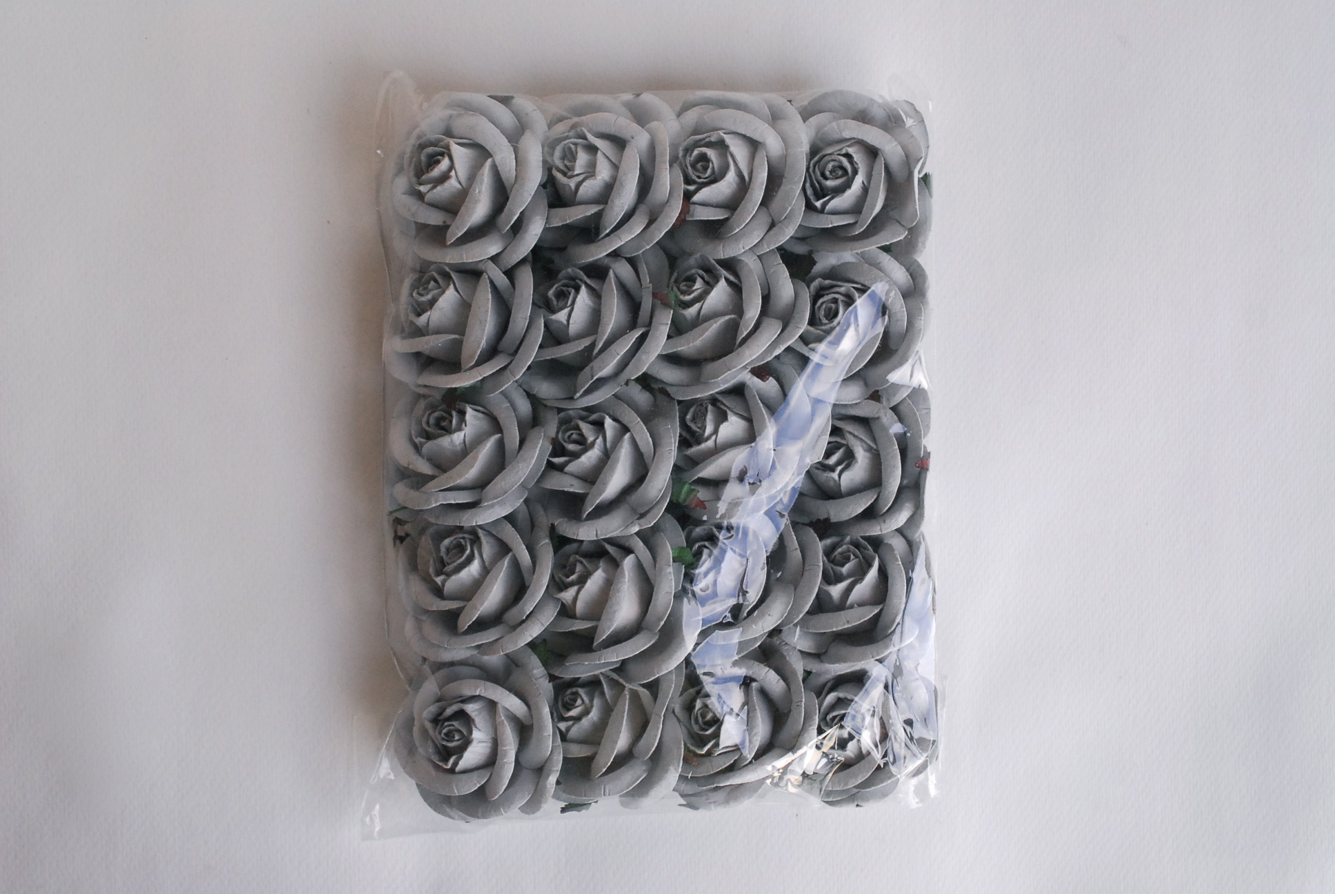 ดอกไม้กระดาษสา ดอกไม้กุหลาบกระดาษ ดอกไม้ประดิษฐ์ งานแต่งงาน ตกแต่งของชำร่วย, งานแต่งงาน สีเทา ขนา่ด 4.5 cm., Paper flower,20 Pieces mulberry rose, 4.5 cm. light grey color.