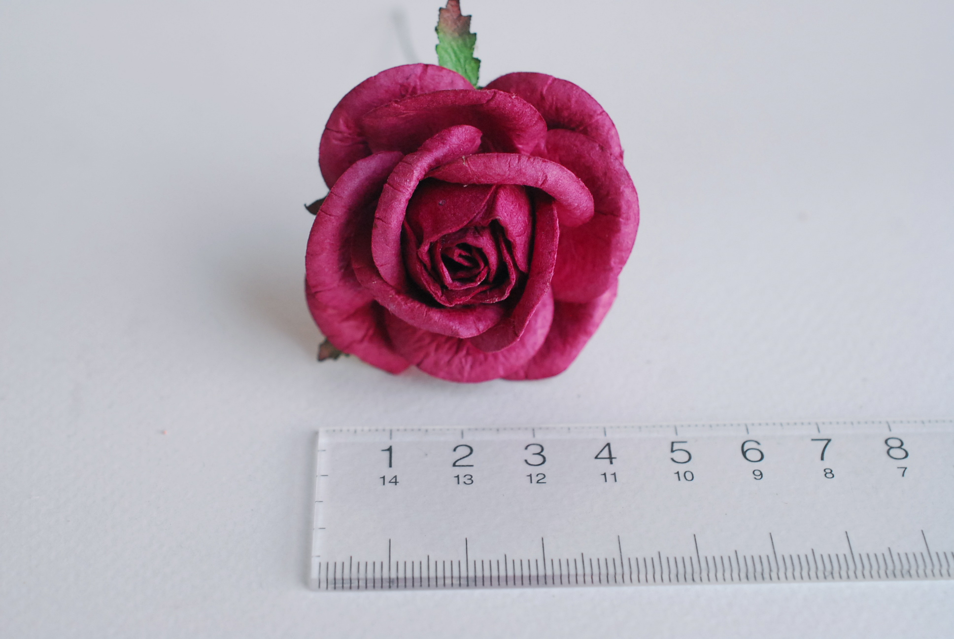 ดอกไม้กระดาษ ดอกไม้กระดาษสา ดอกกุหลาบกระดาษสา ราคาส่ง ดอกุหลาบสีแดงไวน์ ขนาด4.5 cm. จำนวน 20 ดอก Paper flower, DIY wedding supplies:20 Pieces mulberry rose, 4.5 cm. red wine color.