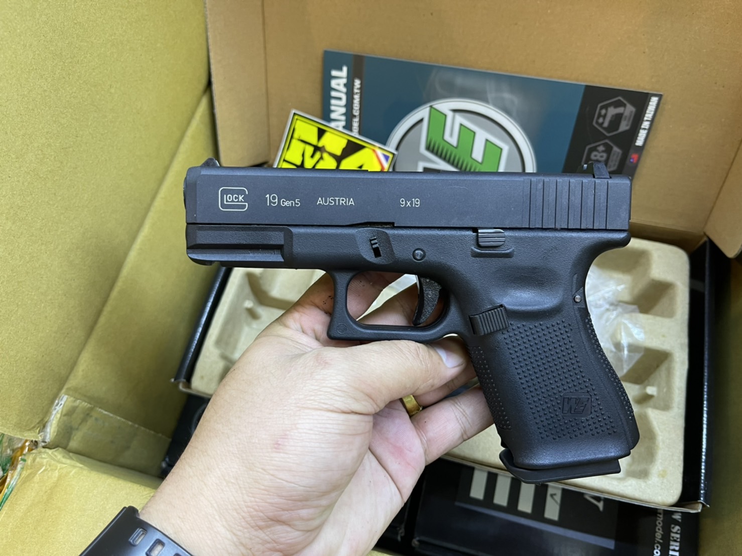 WE Glock 19 Gen 5 - สีดำ