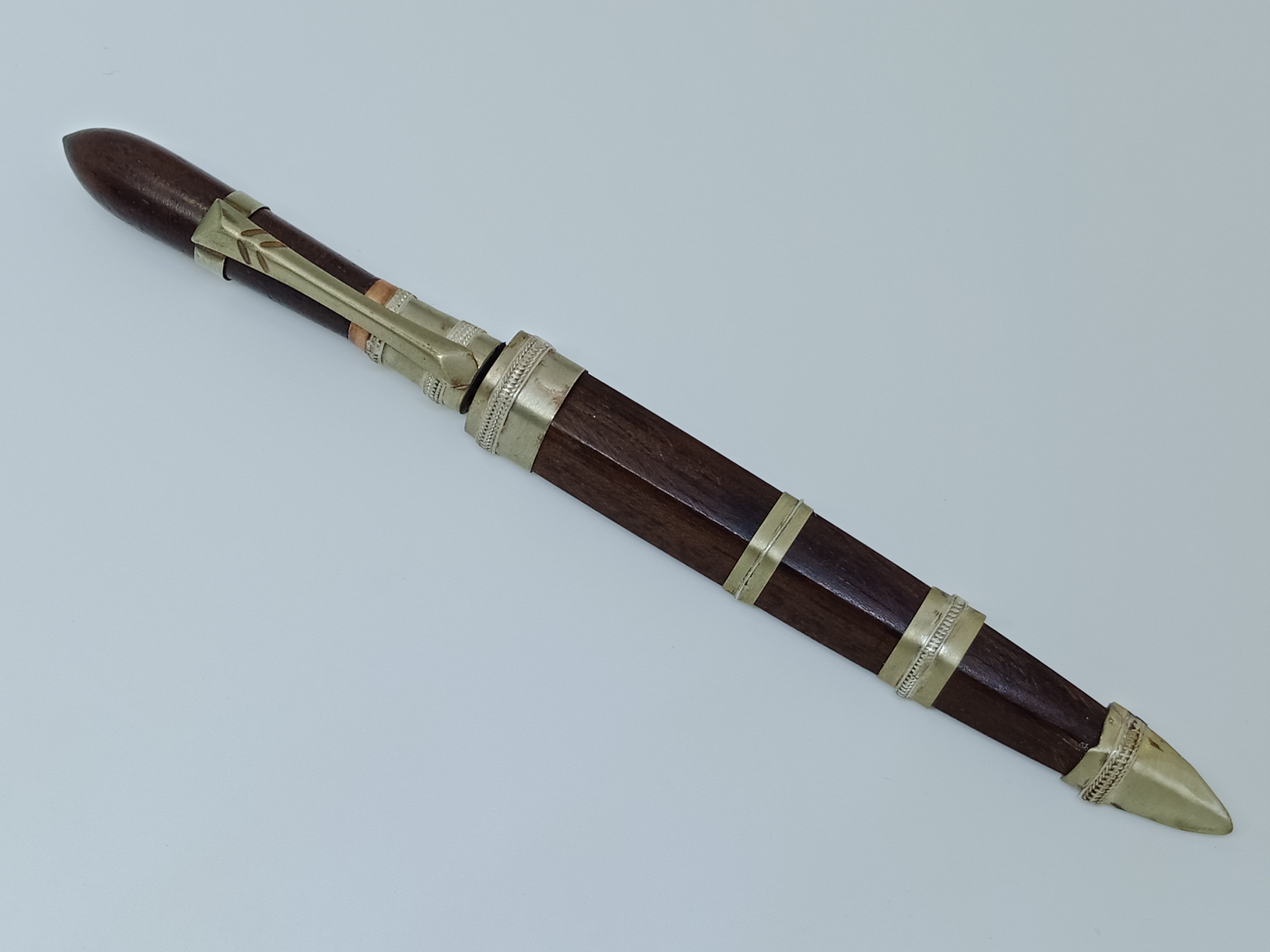 กริชพรหมคุณ ไม้มะขามฟ้าผ่า