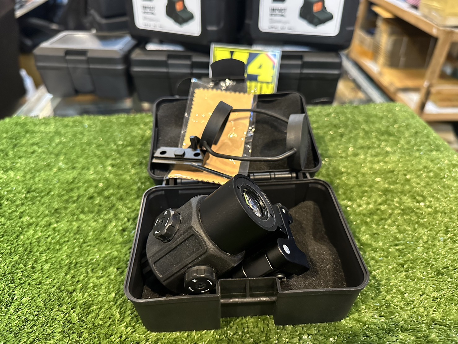 Dot: ซูมหลัง EOTECH