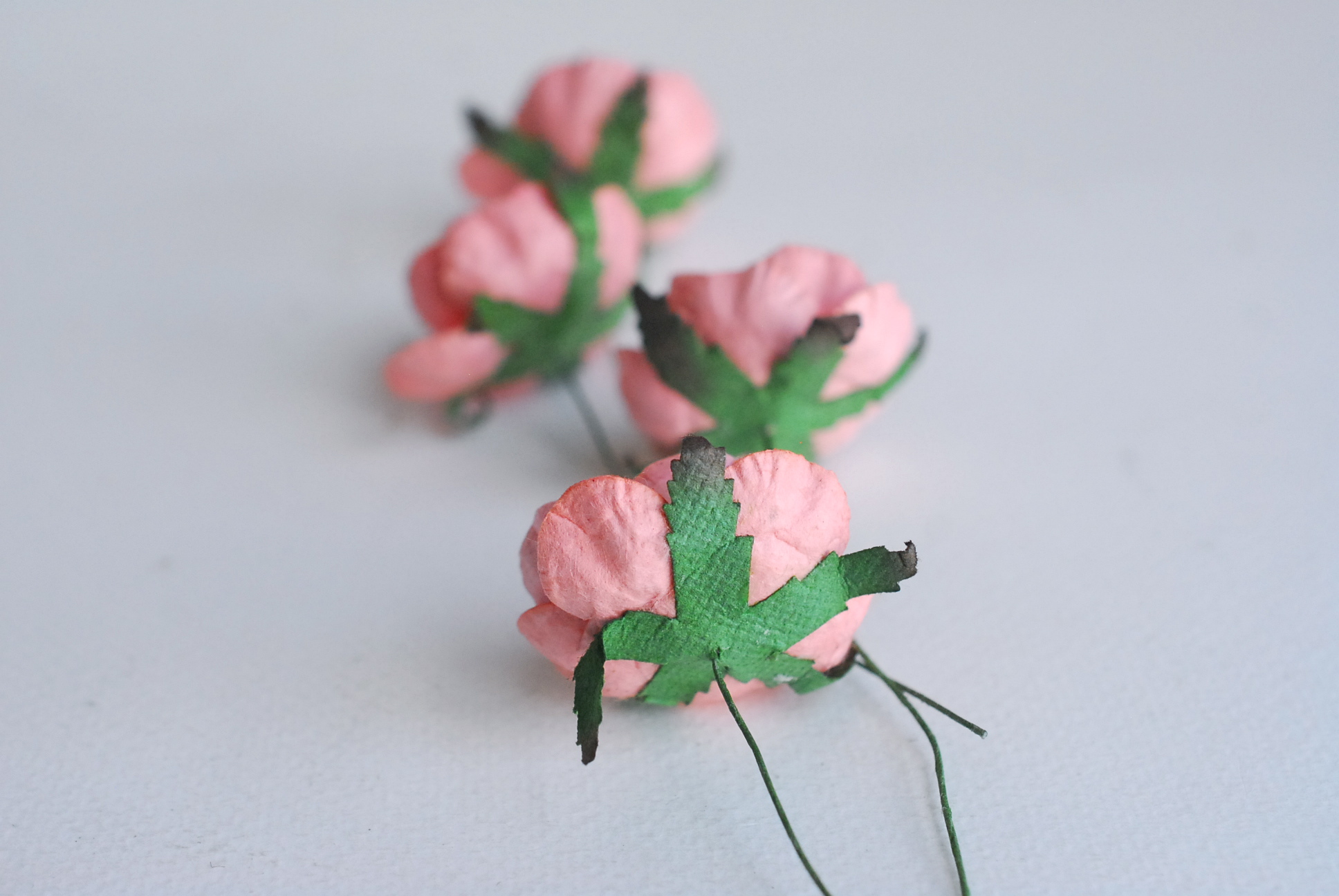 ดอกกุหลาบกระดาษสา peony ดอกไม้กระดาษสาราคาส่ง, ดอกไม้กระดาษ,ดอกไม้ประดิษฐ์ สำหรับตกแต่งของชำร่วย งานแต่งงาน ดอกกุหลาบกลม peony ขนาด 3.5 cm. จำนวน 25 ดอก, สีชมพูหวาน coral Paper Flowers, Peony flowers supplies size 3.5cm./ 25 pieces, handmade flowers. cora