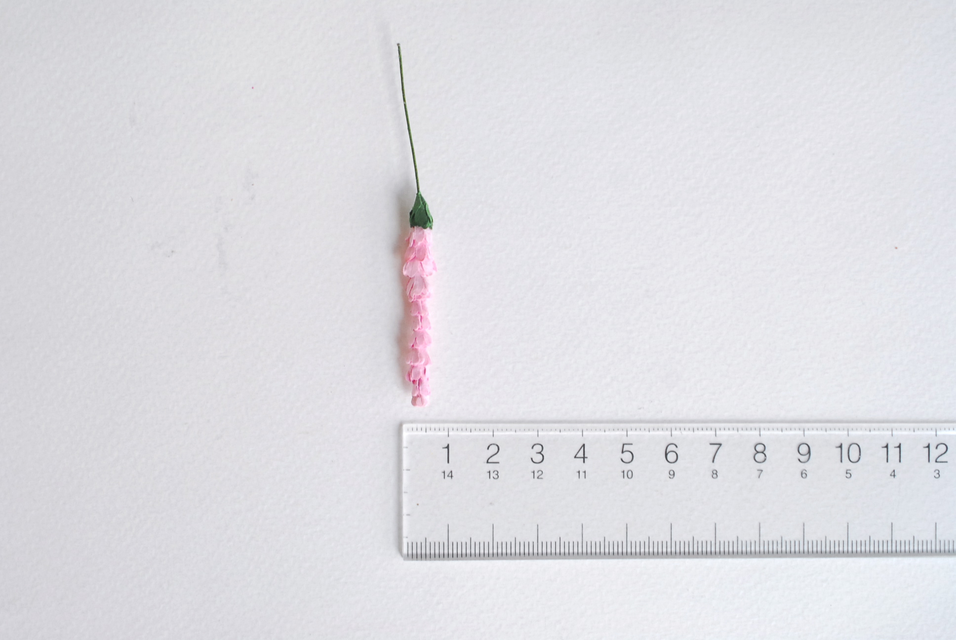 ดอกไม้ประดิษฐ์, ดอกไม้กระดาษสา, ดอกลาเวนเดอร์กระดาษ lavender, ดอกลาเวนเดอร์ กระดาษสา งานประดิษฐ์ตกแต่งของชำร่วย, ดอกไม้ทำพานพุ่ม, พานรับไหว้, ขนาด 1 cm. สีชมพู