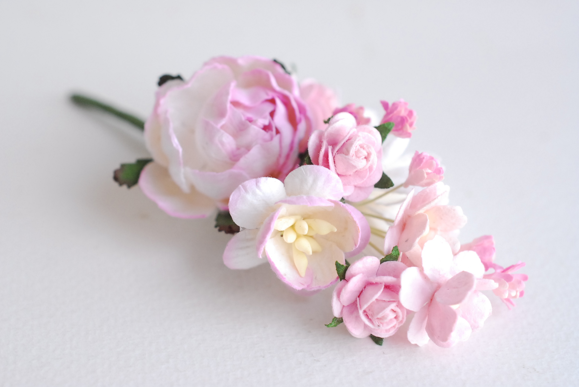 ช่อดอกไม้ติดอกเจ้าบ่าว ช่อดอกไม้ประดับ งานแต่งงาน งานประดิษฐ์ ของชำร่วย ดอกไม้กระดาษสา งานแต่งงาน DIY wedding boutonniere