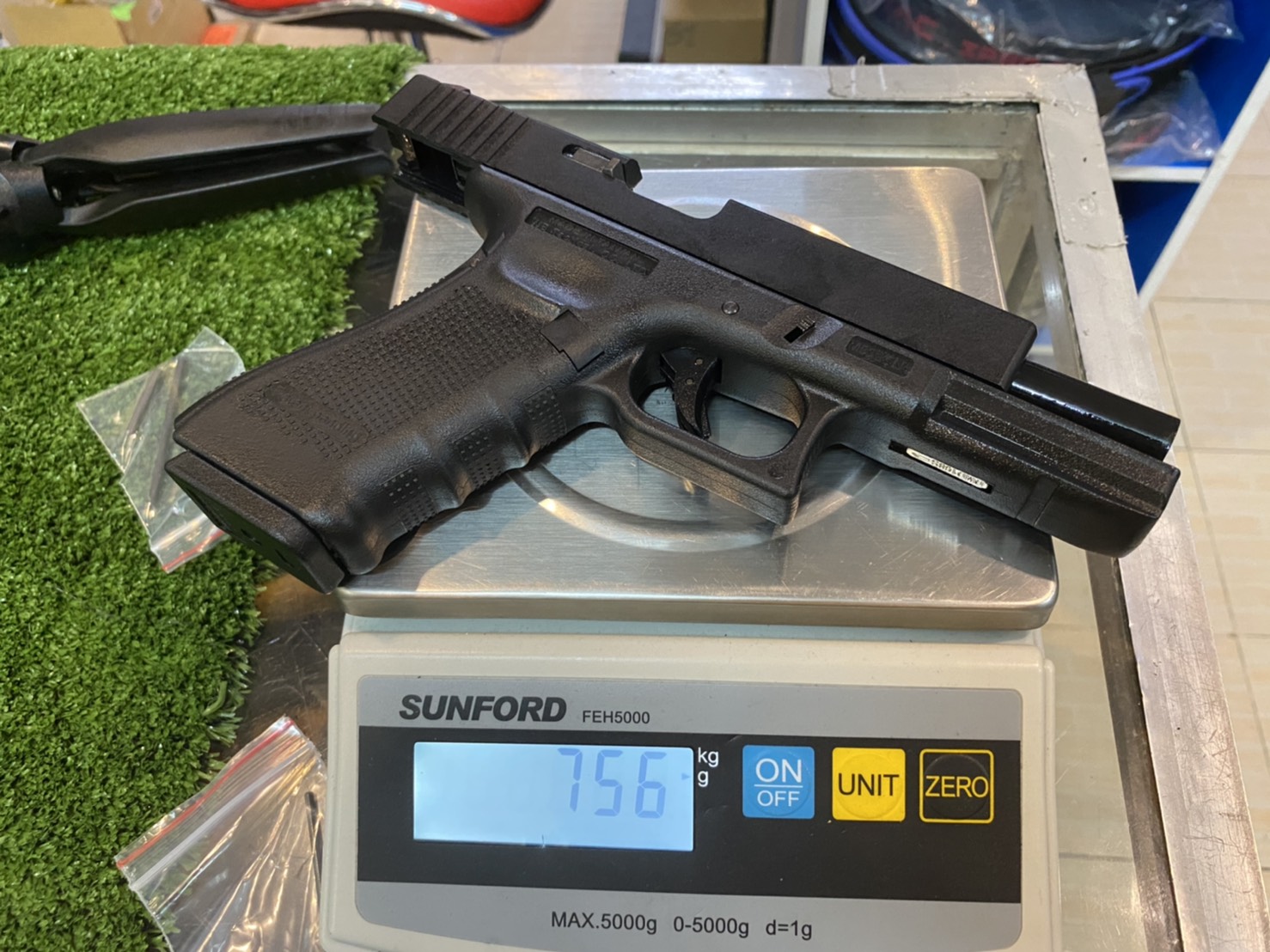 WE G17 Glock 17 Gen4 - สีดำ