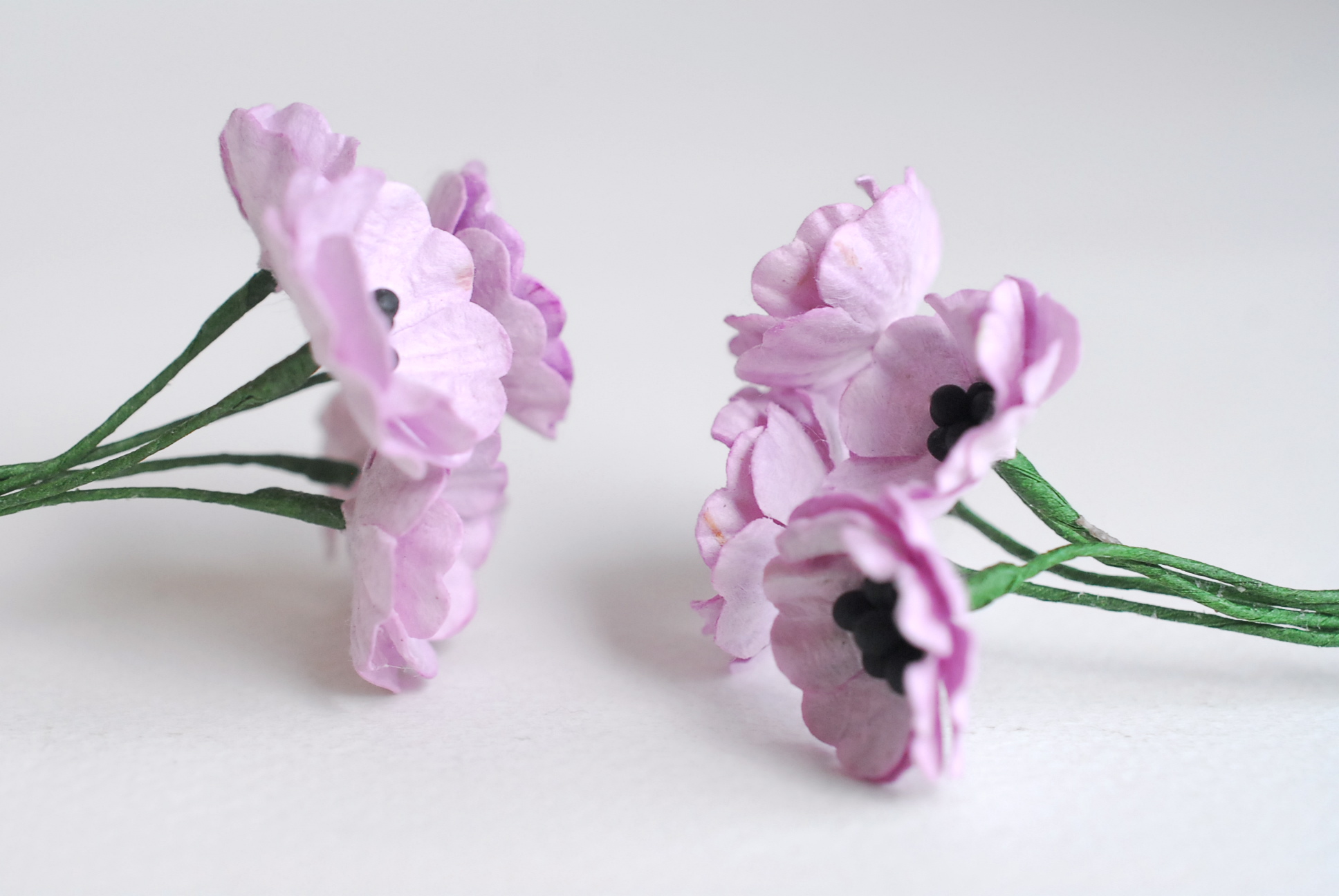 ดอกไม้กระดาษสา ดอกไม้กระดาษสา จตุจักร งานประดิษฐ์ ดอกไม้ทำข้อมือเพื่อนเจ้าสาว แต่งงาน, purple Poppy, ดอกไม้กระดาษ poppy สีม่วงอ่อน pale purple color ขนาด 2.00 cm.