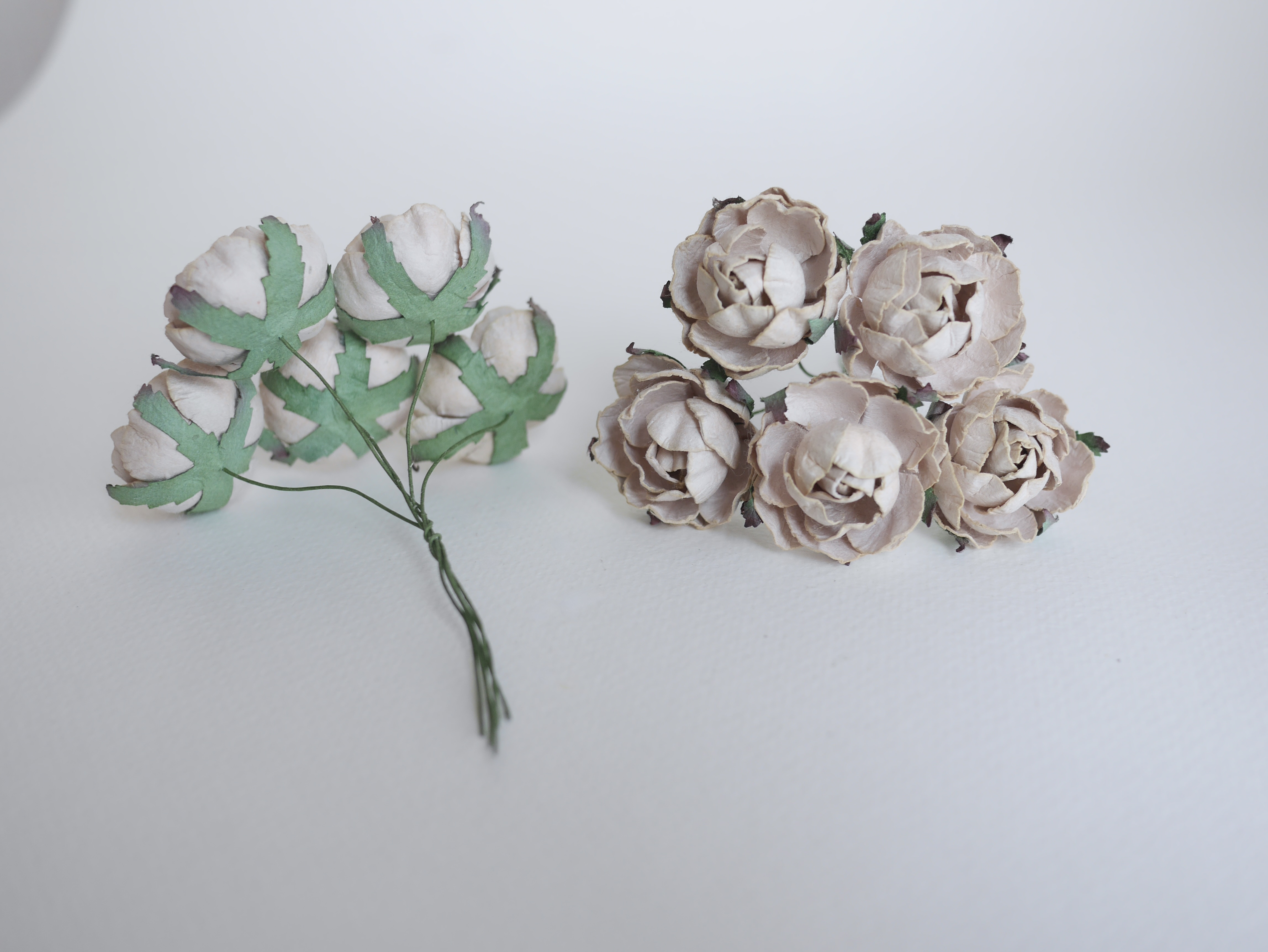 ดอกกุหลาบกระดาษสา peony ดอกไม้กระดาษสาราคาส่ง, ดอกไม้กระดาษ,ดอกไม้ประดิษฐ์ สำหรับตกแต่งของชำร่วย งานแต่งงาน ดอกกุหลาบกลม peony ขนาด 3.5 cm. จำนวน 25 ดอก, สีน้ำตาลอ่อน Paper Flowers, Peony flowers supplies size 3.5cm./ 25 pieces, handmade flowers. brown be