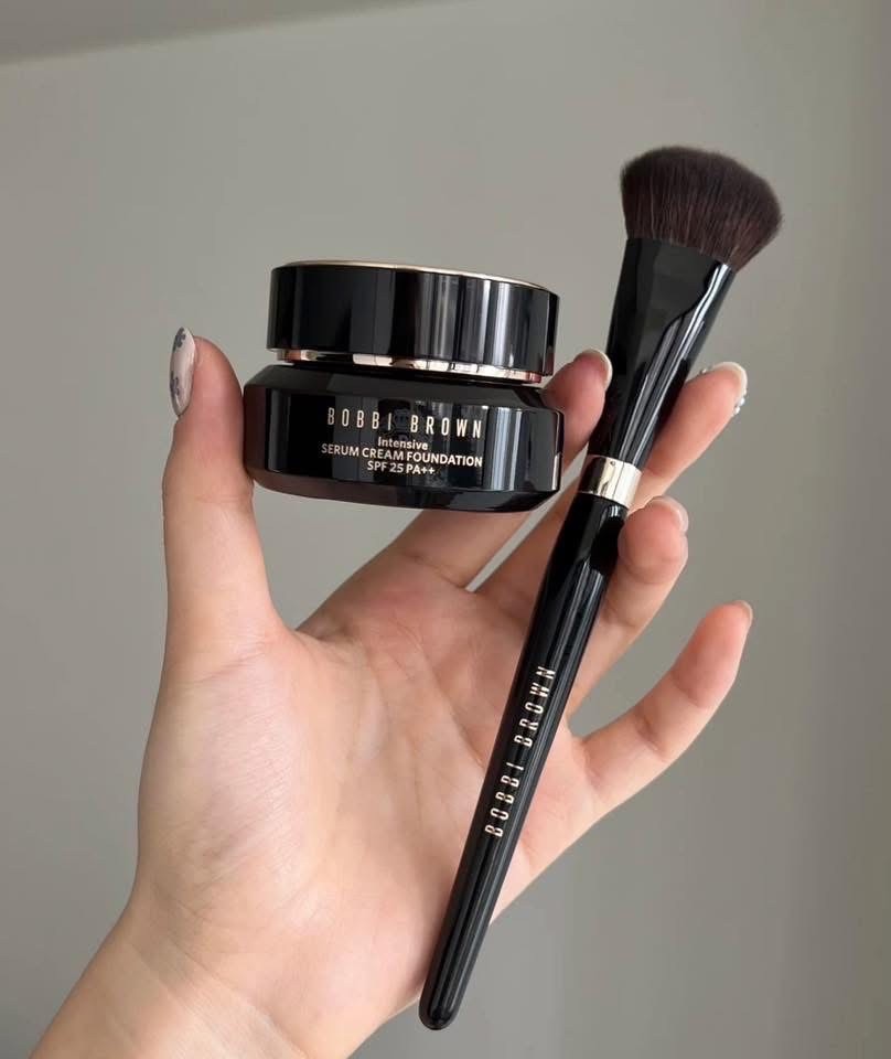 แปรงแต่งหน้า Bobbi Brown Soft Focus Foundation Brush