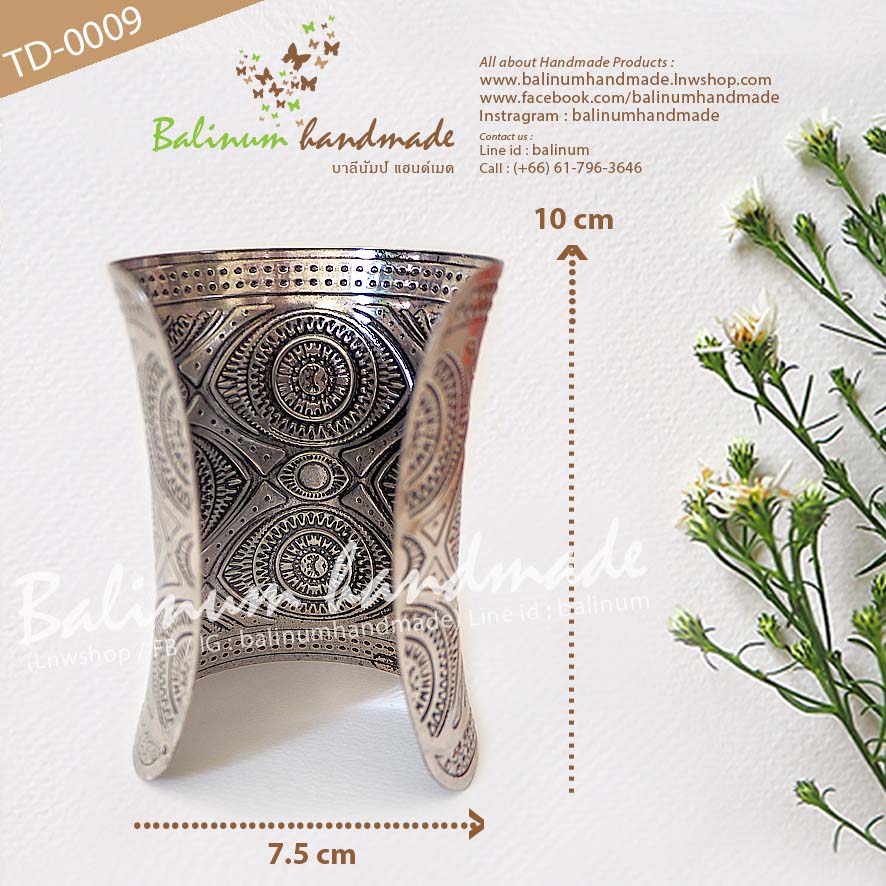 Silver Thai Traditional Vintage Open Wide Bangle in Bohemian Antique Style กำไลวินเทจสลักลาย สีเงินรมดำ สไตล์โบฮีเมียนแอนทีค สวมใส่ง่าย เพราะเป็นแบบง้าง เงิน (Silver)