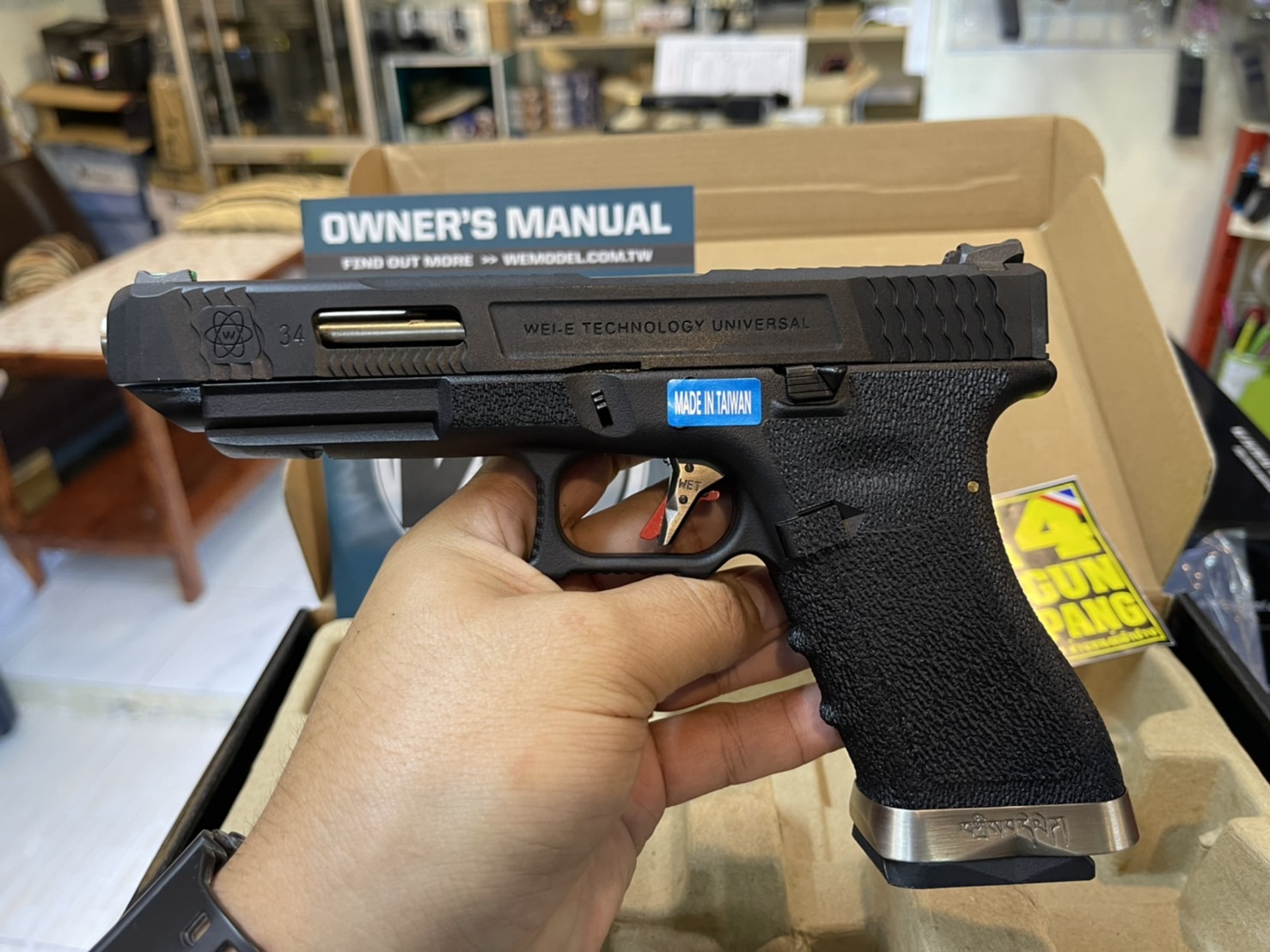 WE - Glock 34 G-Force T1 เฟรมดำ สไลด์ดำ ท่อเงิน