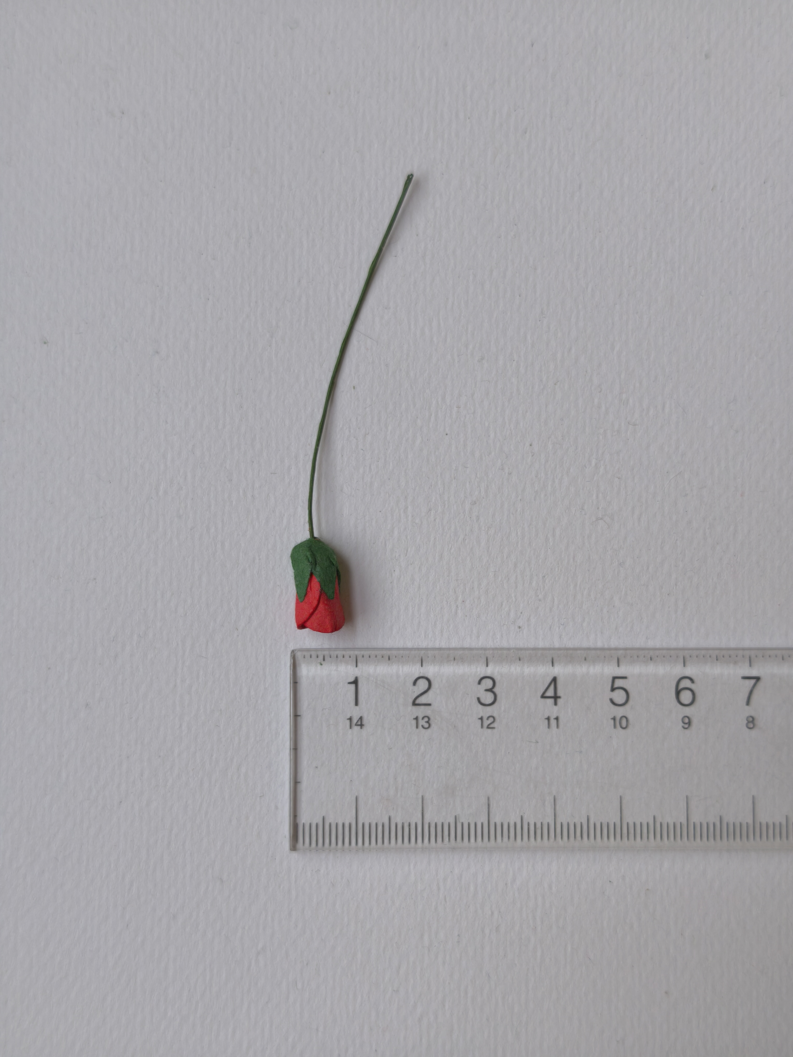 ดอกไม้กระดาษสา ดอกไม้กระดาษสา จตุจักร งานประดิษฐ์ ดอกไม้ทำข้อมือเพื่อนเจ้าสาว แต่งงาน, ดอกกุหลาบตูม 50 ดอก สีแดง ขนาด 0.8x1.5 cm. paper flowers, budding roses flower 0.8 x1.5 cm. 50 pieces. red color