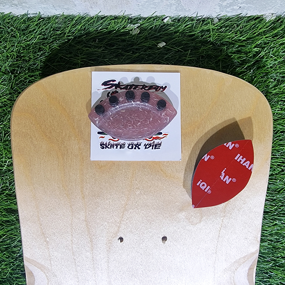 [0302] หินเบรกไฟลุก ติดแผ่นไม้สเก็ตบอร์ด ยกหน้าไม่มีหงาย ป้องกันบอร์ดเป็นรอย brake Tail guard