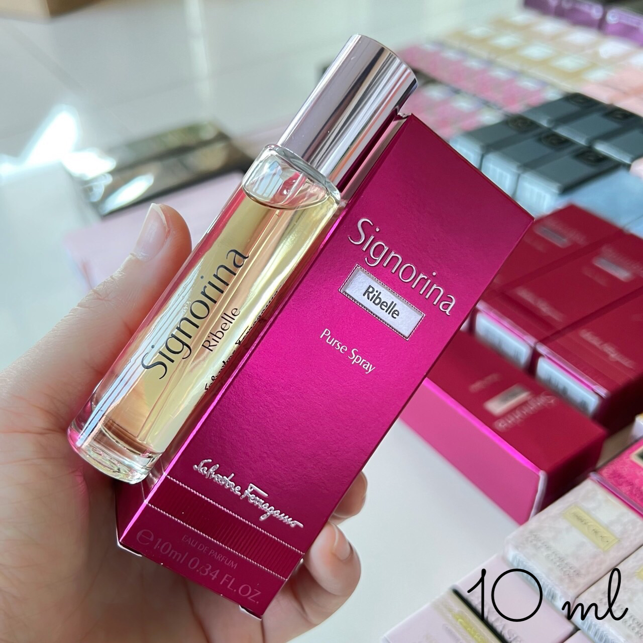 SALVATORE FERRAGAMO Singnorina Misteriosa Ribelle EDP ขนาดทดลอง 10 ml หัวสเปรย์