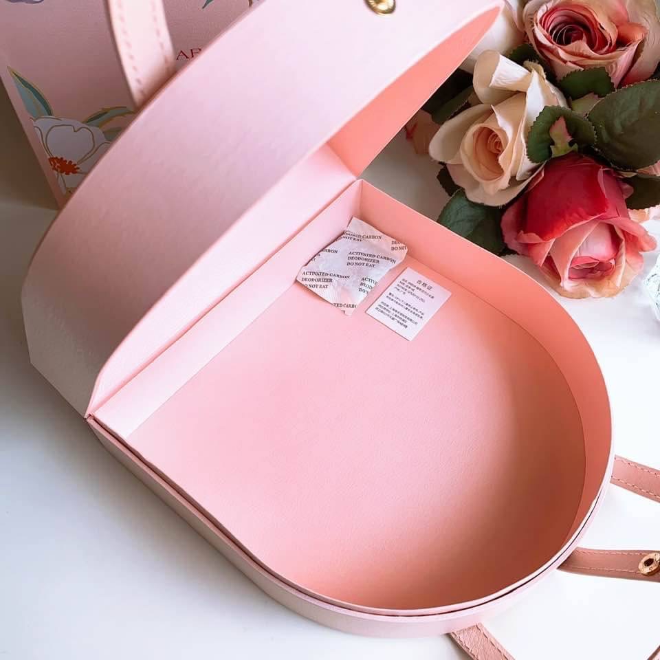 กระเป๋าเครื่องสำอาง Clarins Peach Hand Bag สีพีช