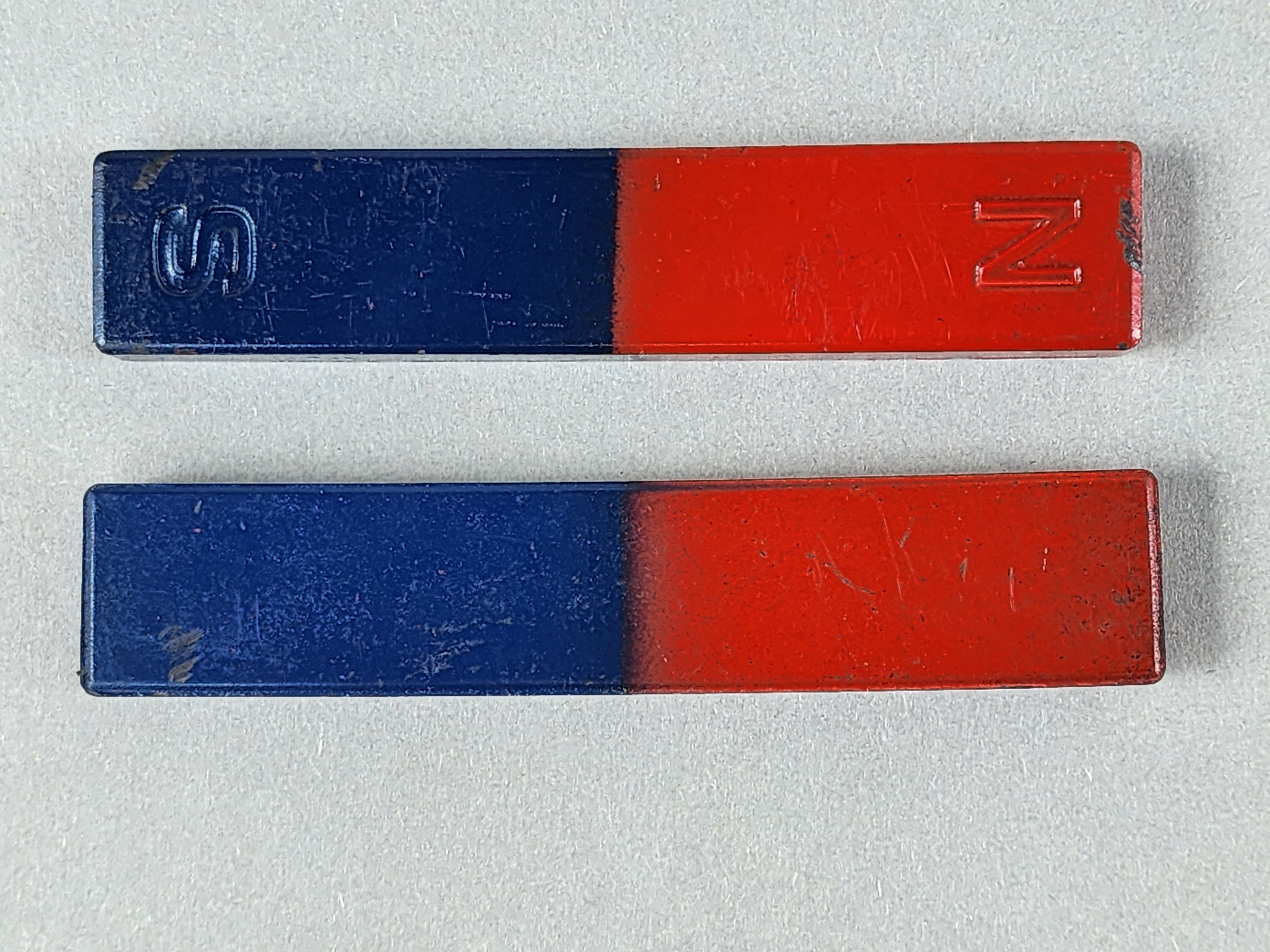 แท่งแม่เหล็ก 1 แท่ง