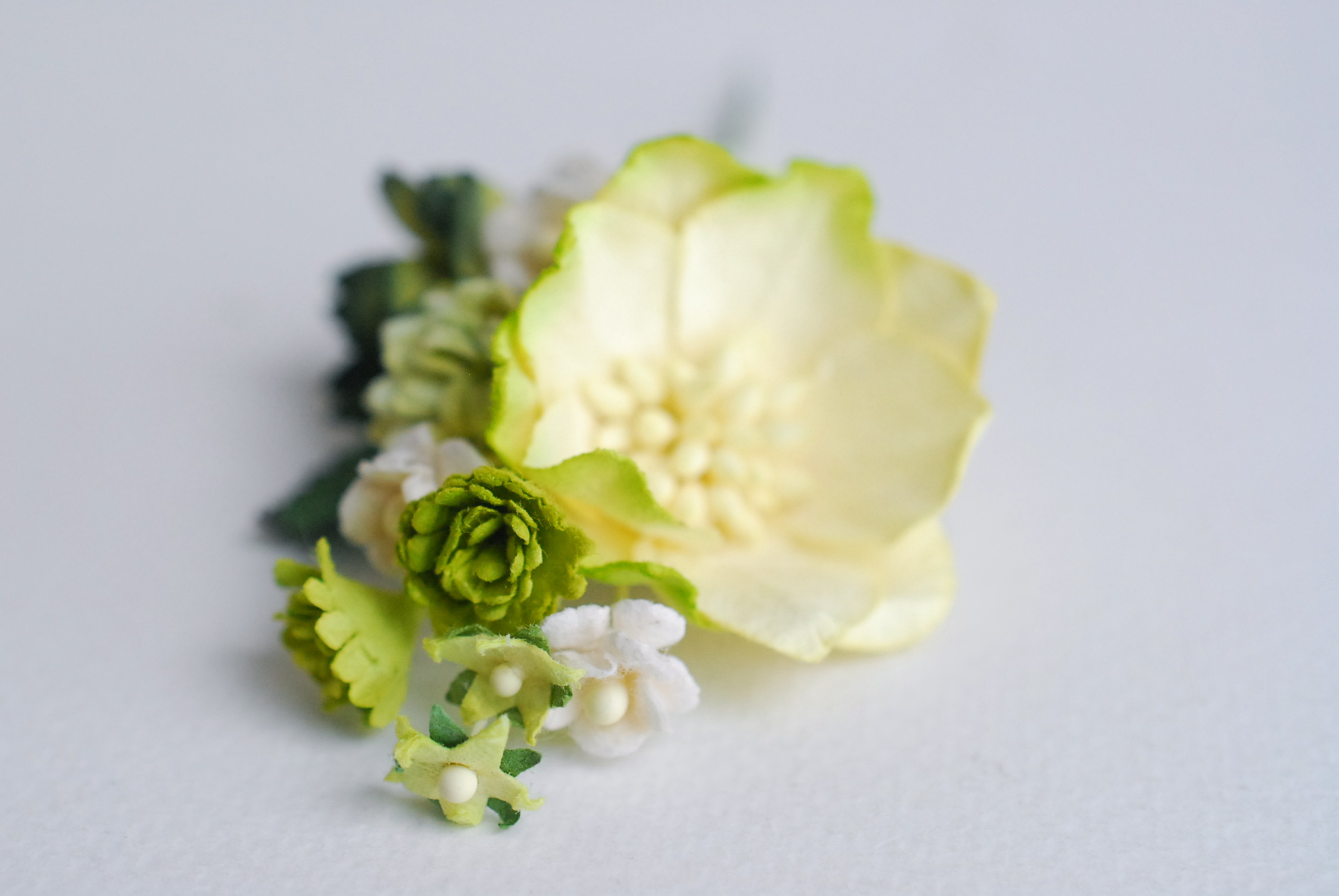 ช่อดอกไม้กระดาษ ดอกไม้ประดับ งานแต่งงาน งานประดิษฐ์ ของชำร่วย ดอกไม้กระดาษสา ช่อดอกไม้สีเขียว งานแต่งงาน DIY wedding boutonniere or making centerpieces gift decoration, small bouquet greenery color.