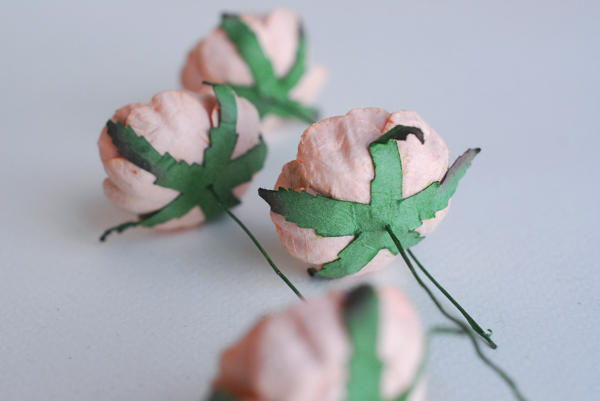 ดอกกุหลาบกระดาษสา peony ดอกไม้กระดาษสาราคาส่ง, ดอกไม้กระดาษ,ดอกไม้ประดิษฐ์ สำหรับตกแต่งของชำร่วย งานแต่งงาน ดอกกุหลาบกลม peony ขนาด 3.5 cm. จำนวน 25 ดอก, สีส้มพีช Paper Flowers, Peony flowers supplies size 3.5cm./ 25 pieces, handmade flowers. peach orange